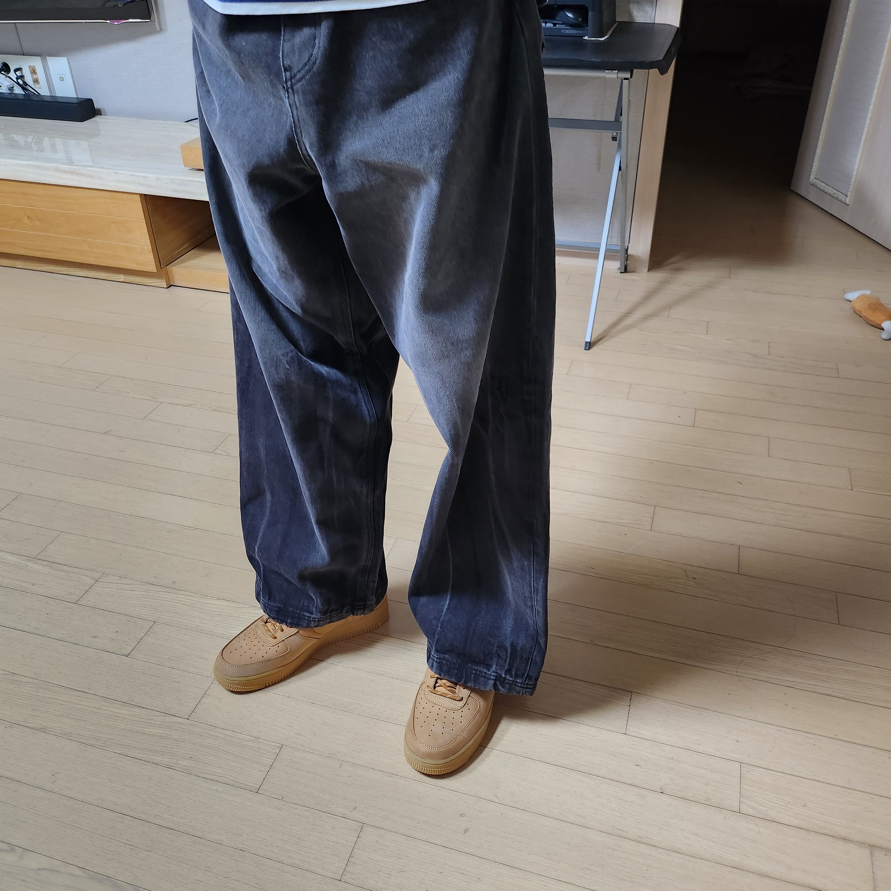 Nike Air Force 1 '07 WB Flax 착용 스타일