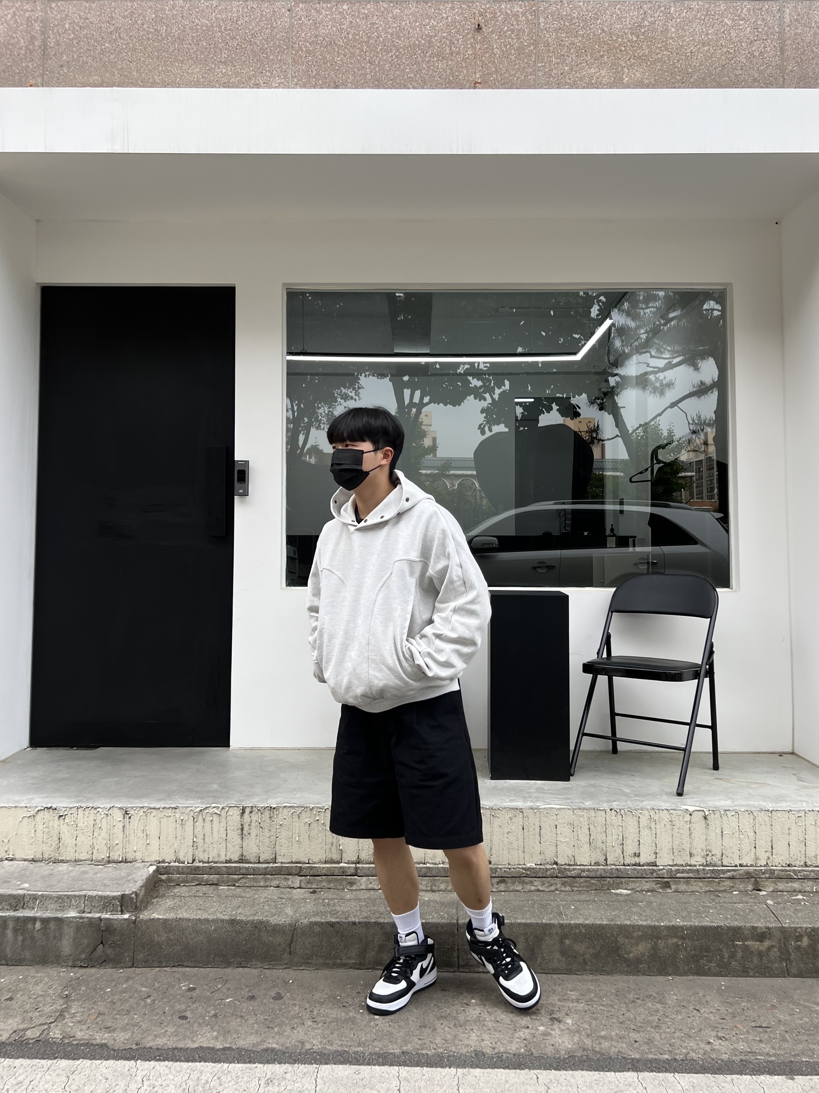 Nike x Stussy Air Force 1 '07 Mid SP Black and Light Bone, Grailz Geometry Hoodie Heather Grey 착용 스타일 - 1