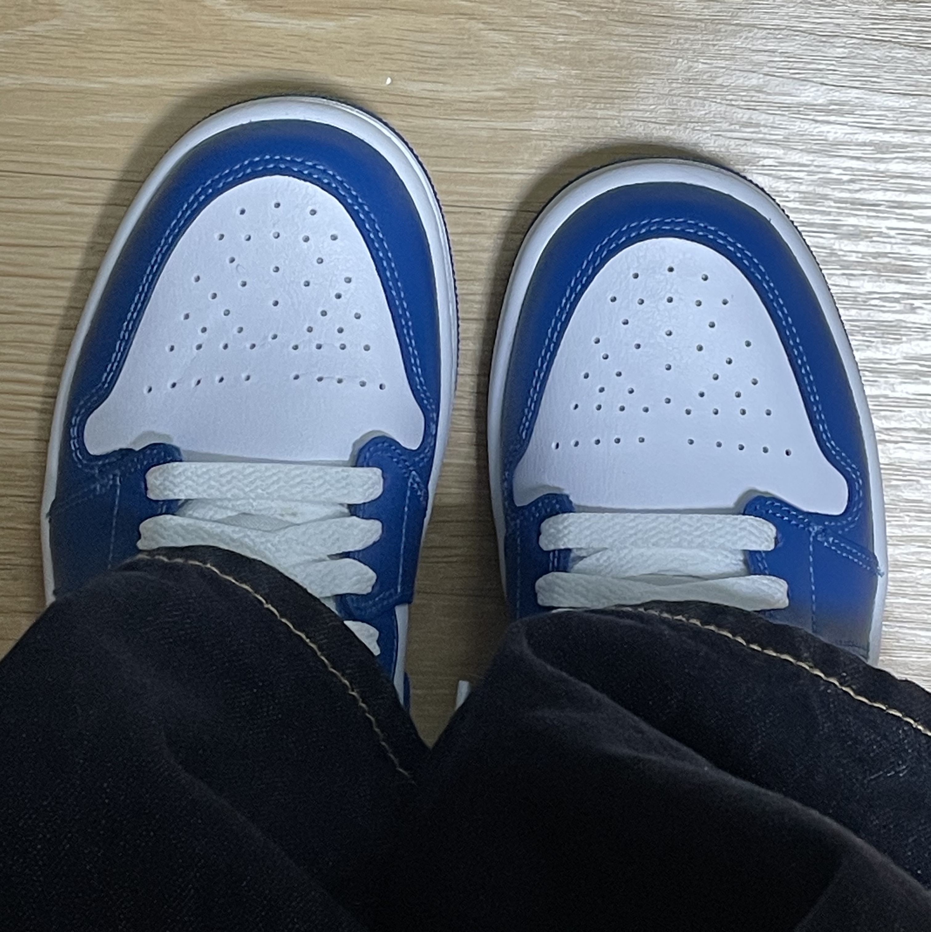 (W) Jordan 1 Low White Dark Marina Blue 착용 스타일 - 2