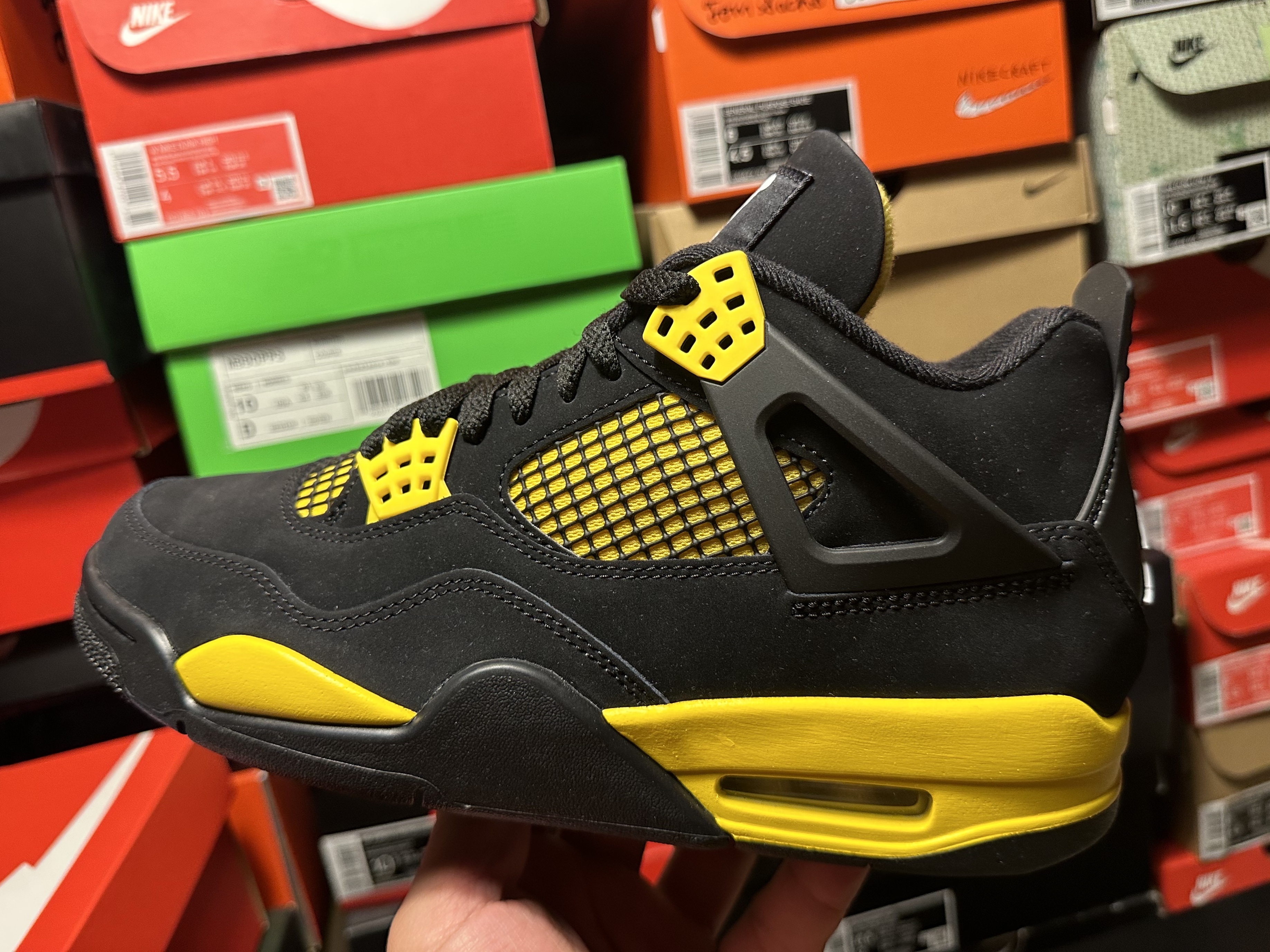 Jordan 4 Retro Thunder 2023 착용 스타일 - 5