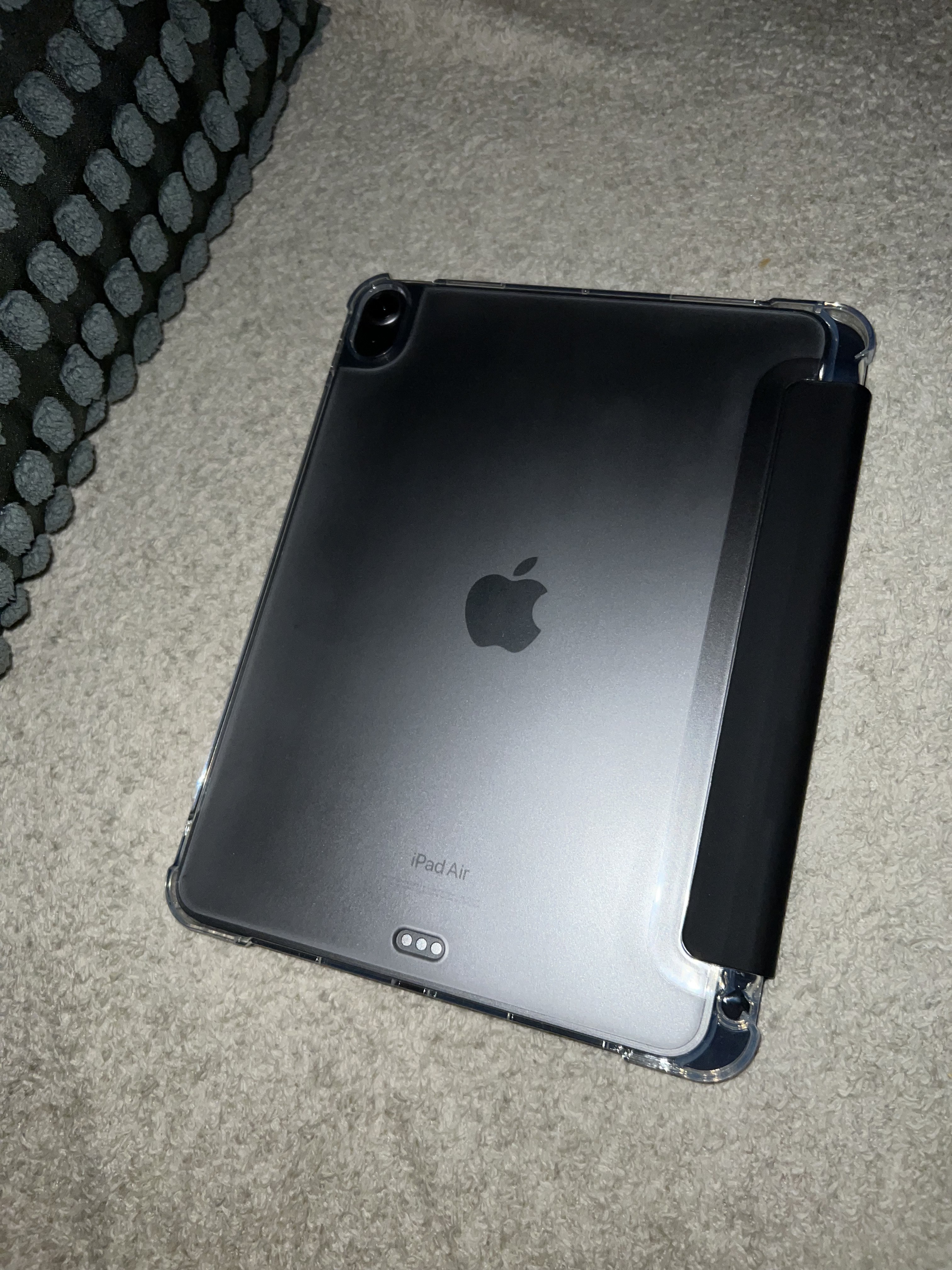 Apple iPad Air 5th Gen Wifi 64GB Space Gray (Korean Ver.) 착용 스타일