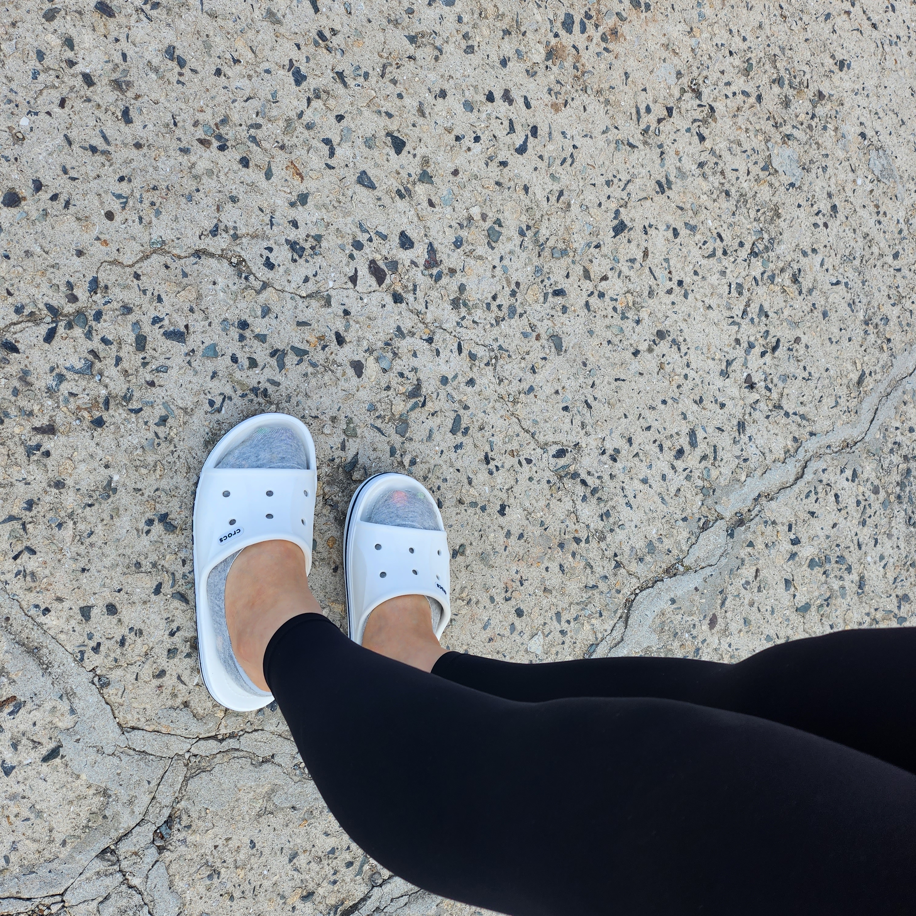 Crocs Bayaband Slide White Navy 착용 스타일