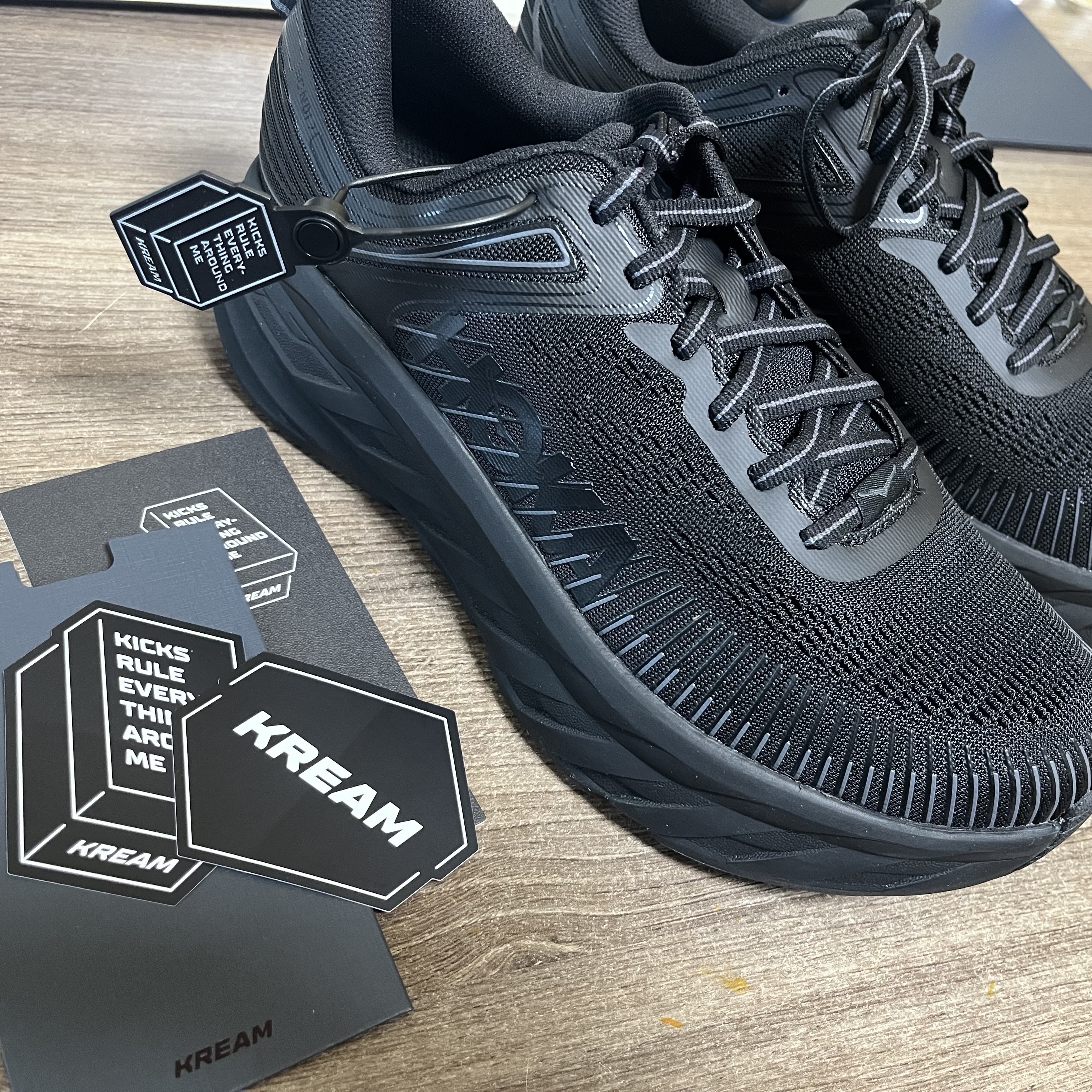 (W) Hoka Bondi 7 Black - Wide 착용 스타일
