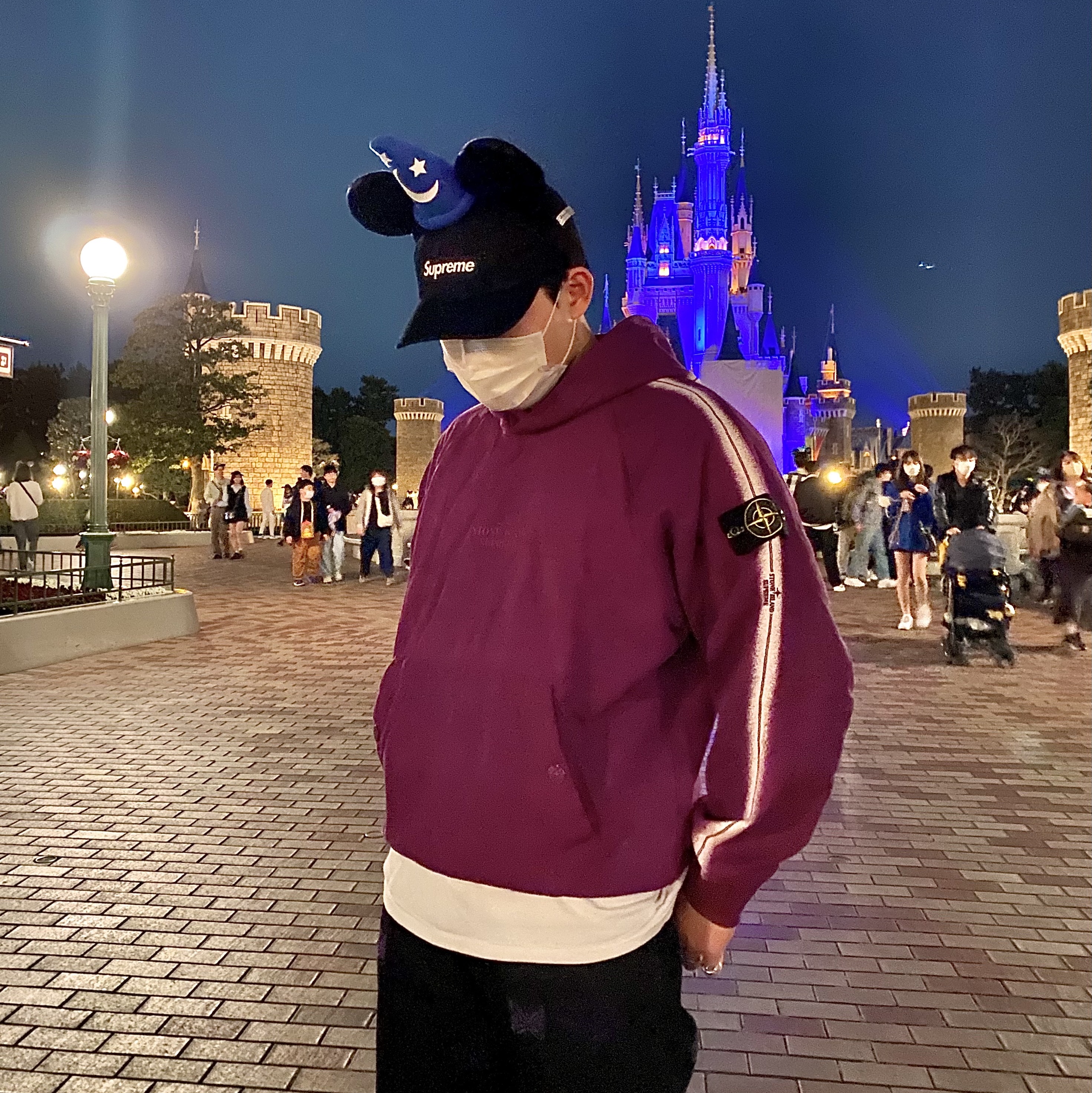 Supreme Military Camp Cap Black - 23SS, Supreme x Stone Island Stripe Hooded Sweatshirt Purple - 22SS 착용 스타일 - 1
