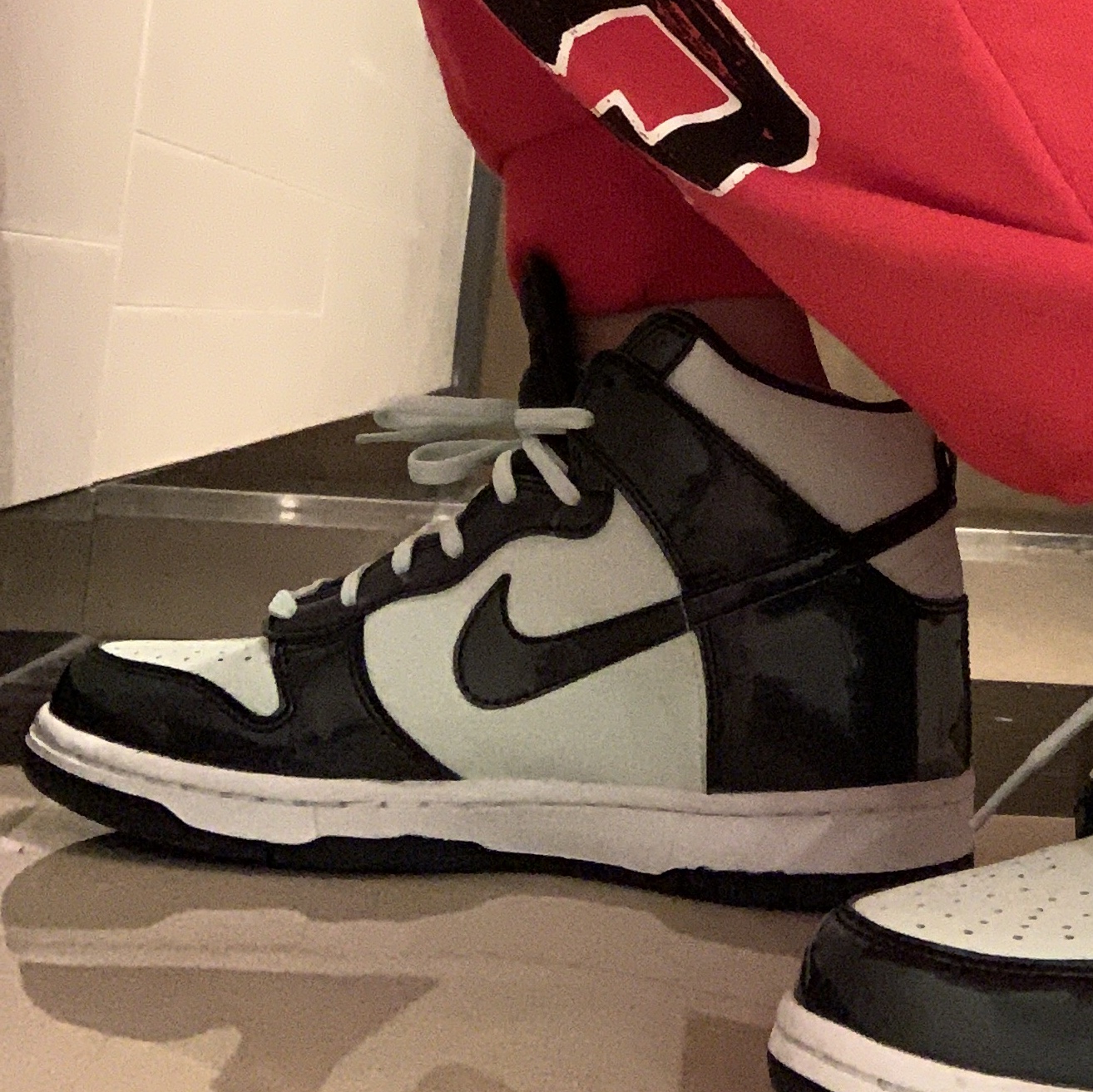 (GS) Nike Dunk High Barely Green 착용 스타일