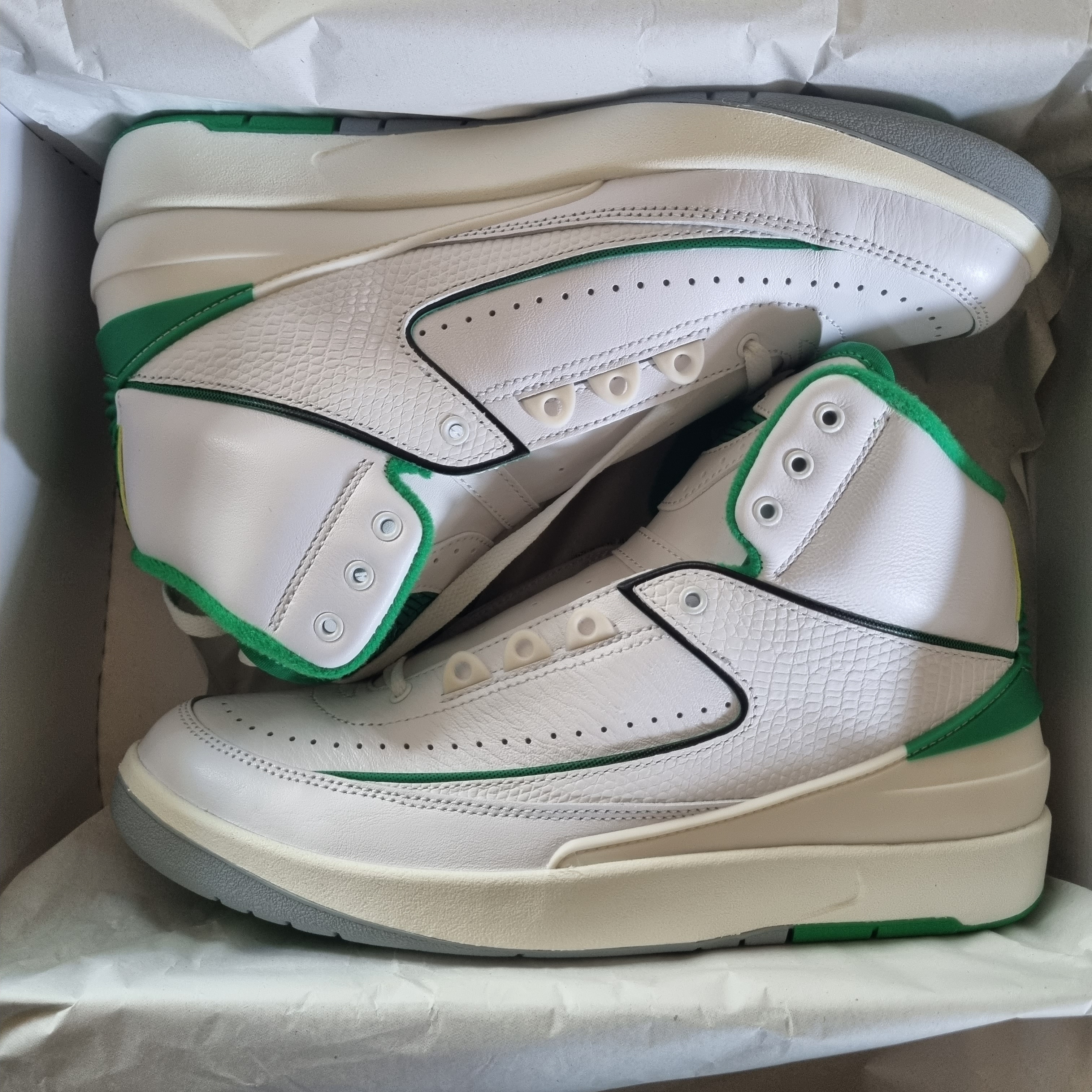 Jordan 2 Retro Lucky Green 착용 스타일