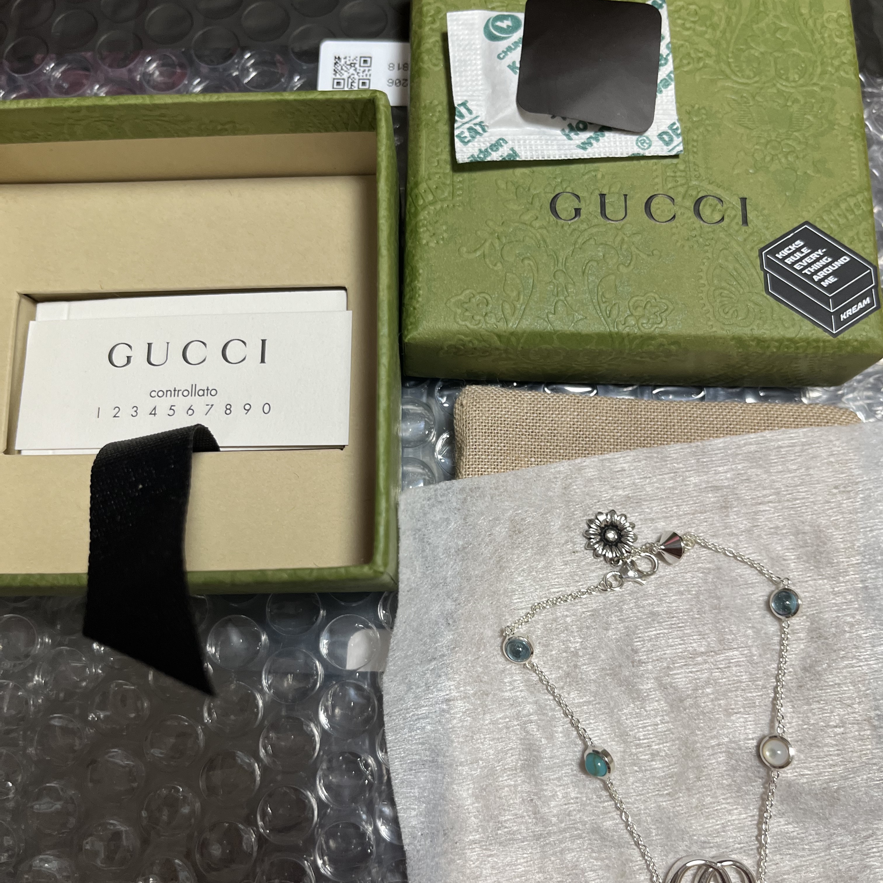 Gucci Double G Mother of Pearl Bracelet Silver Turquoise 착용 스타일