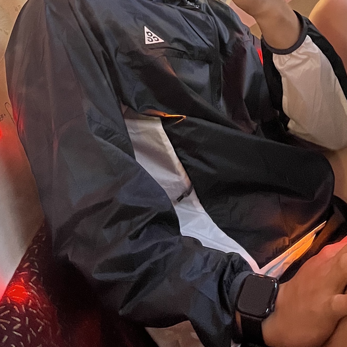 Nike ACG Windproof Cinder Cone Jacket Off Noir - Asia, Adidas Yeezy Boost 350 V2 Yeezreel - Non-Reflective 착용 스타일