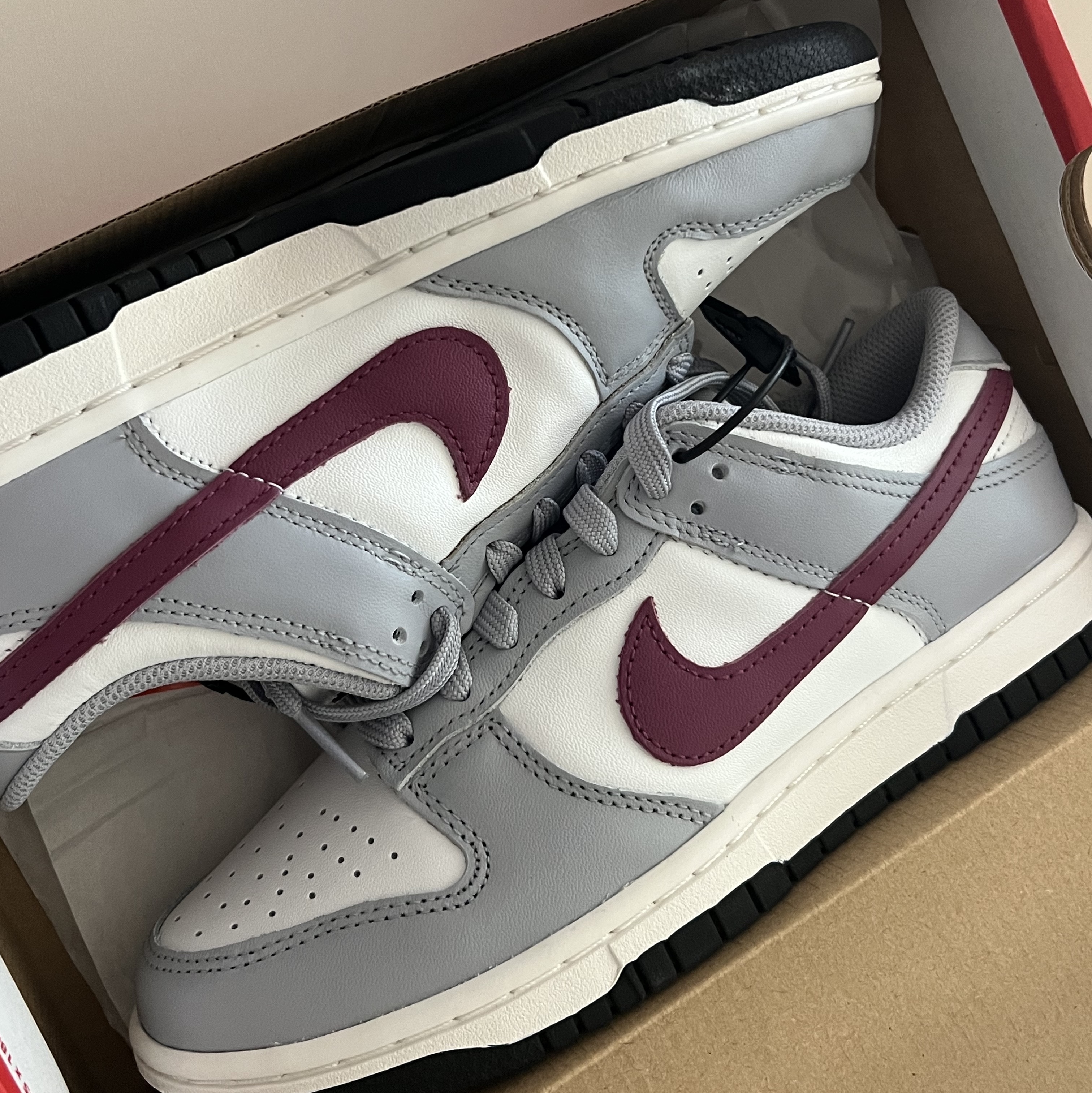 (W) Nike Dunk Low Wolf Grey Rosewood 착용 스타일