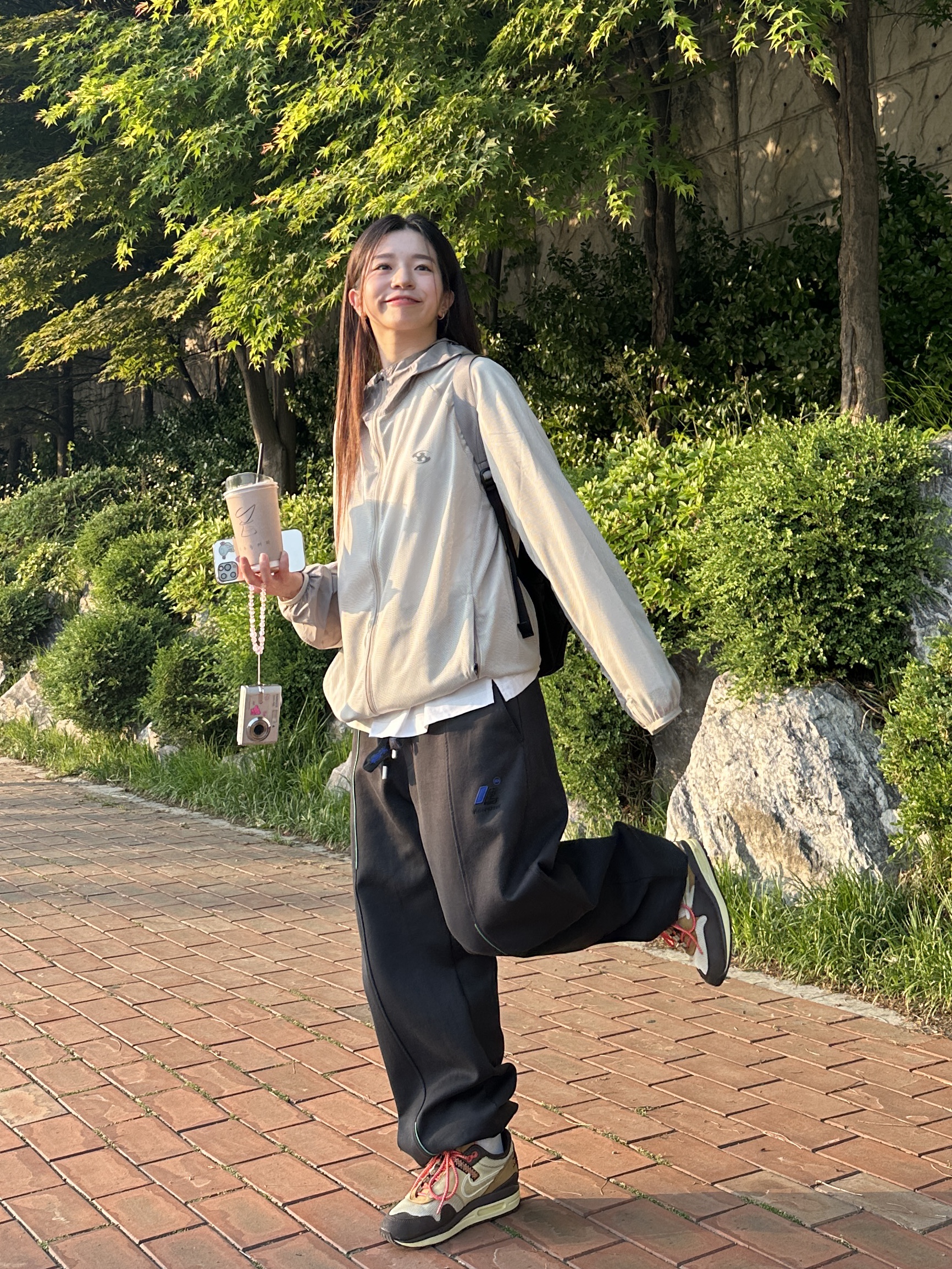 Sansan Gear Sansan BLF Mesh Jacket Beige - 22SS, Zara x Ader Error Jogger Pants Dark Anthracite Grey 착용 스타일