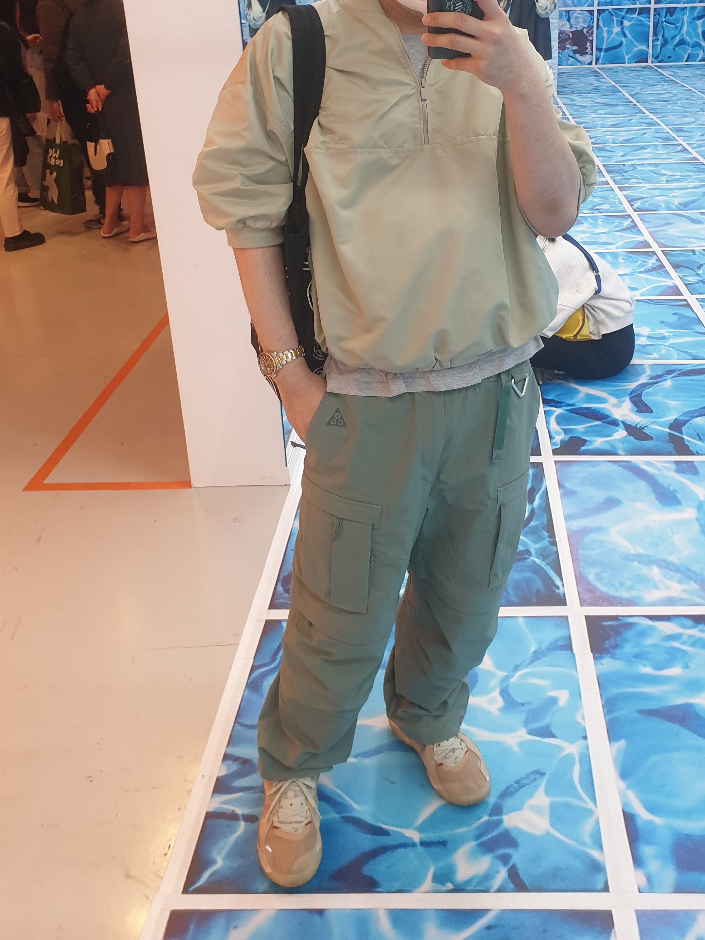 Essentials Half-Zip Pullover Oak - 22SS, Nike ACG Smith Summit Cargo Pants Clay Green - Asia 착용 스타일