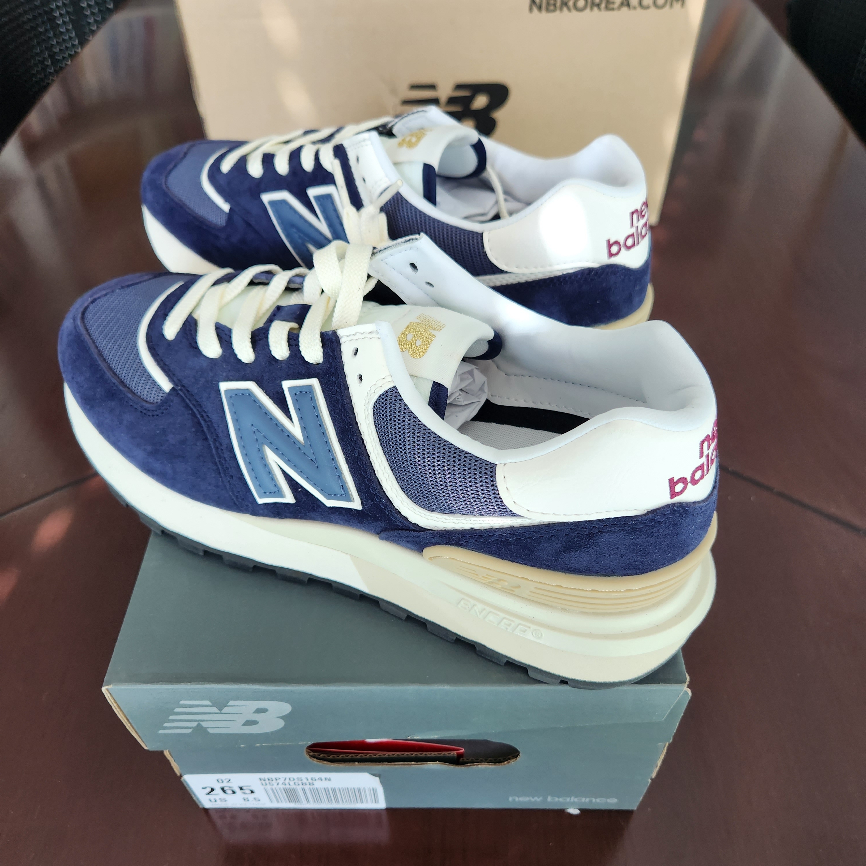 New Balance 574 Legacy Navy 착용 스타일 - 3