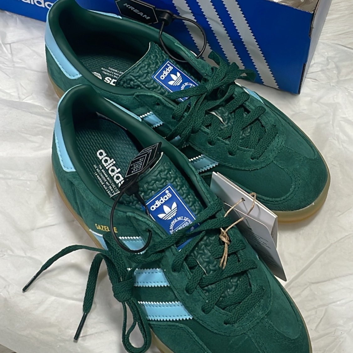 Adidas Gazelle Indoor Collegiate Green Hazy Sky 착용 스타일