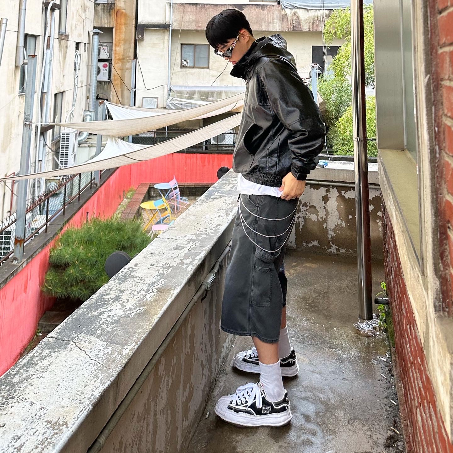 Maison Mihara Yasuhiro Blakey OG Sole OH Canvas Low-top Sneakers Black 착용 스타일