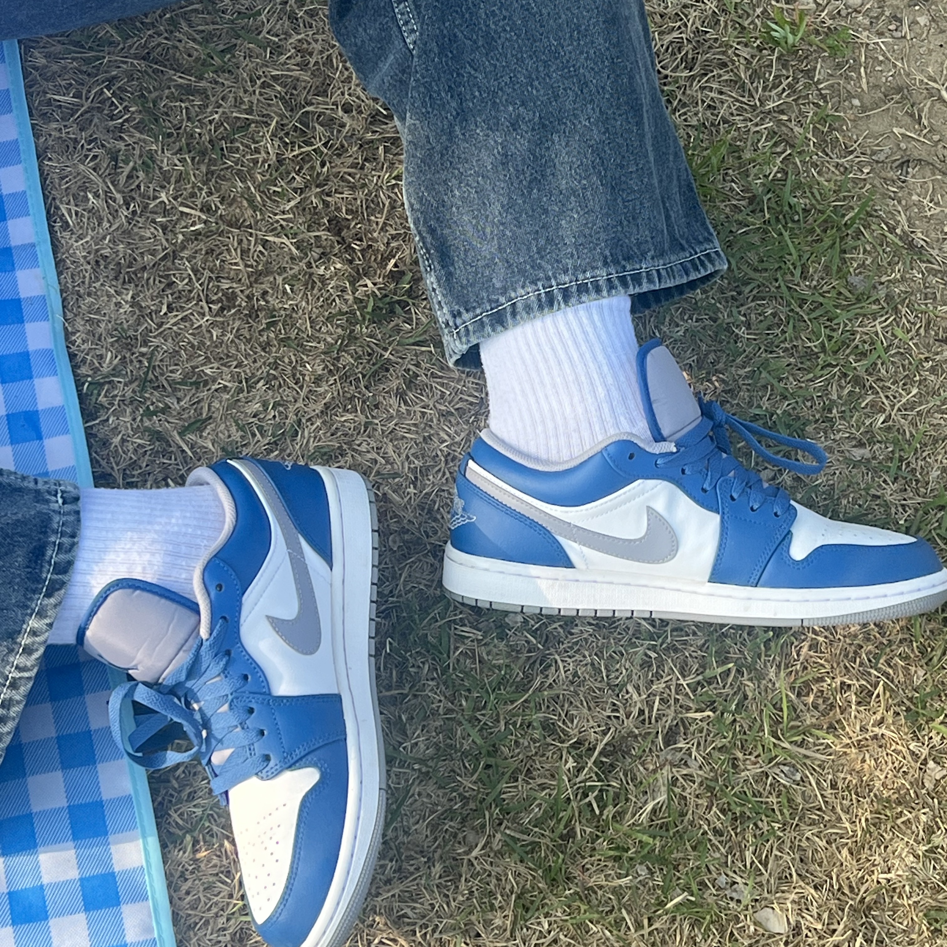 Jordan 1 Low True Blue Cement Grey 착용 스타일