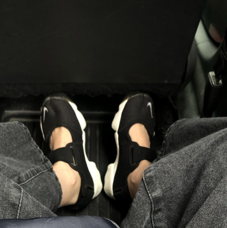 (W) Nike Air Rift Breathe Black 착용 스타일