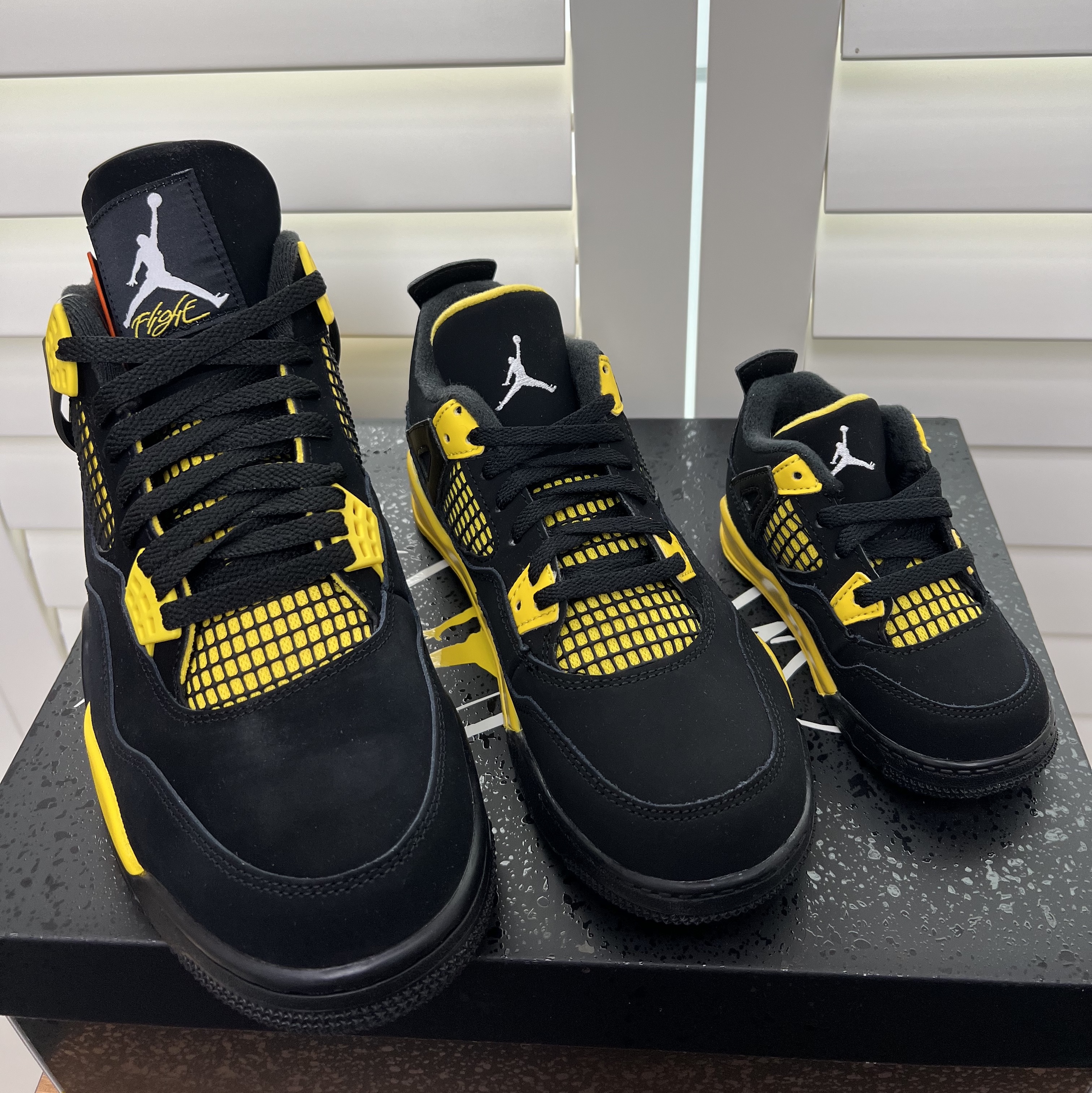 Jordan 4 Retro Thunder 2023, (PS) Jordan 4 Retro Thunder 2023 착용 스타일