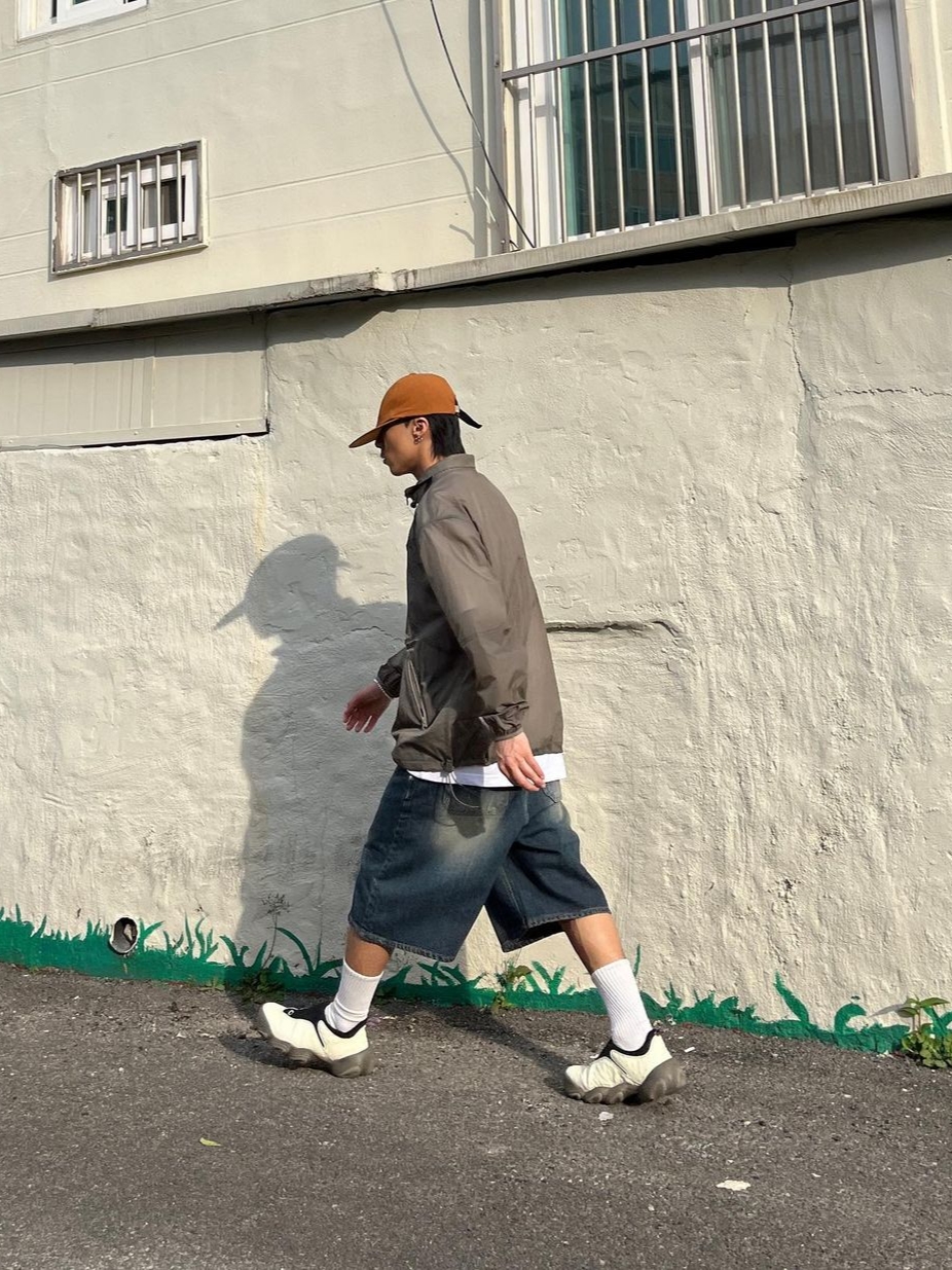 Art Of Field Packable Wrinkle Half Zip-Up Brown 착용 스타일 - 3