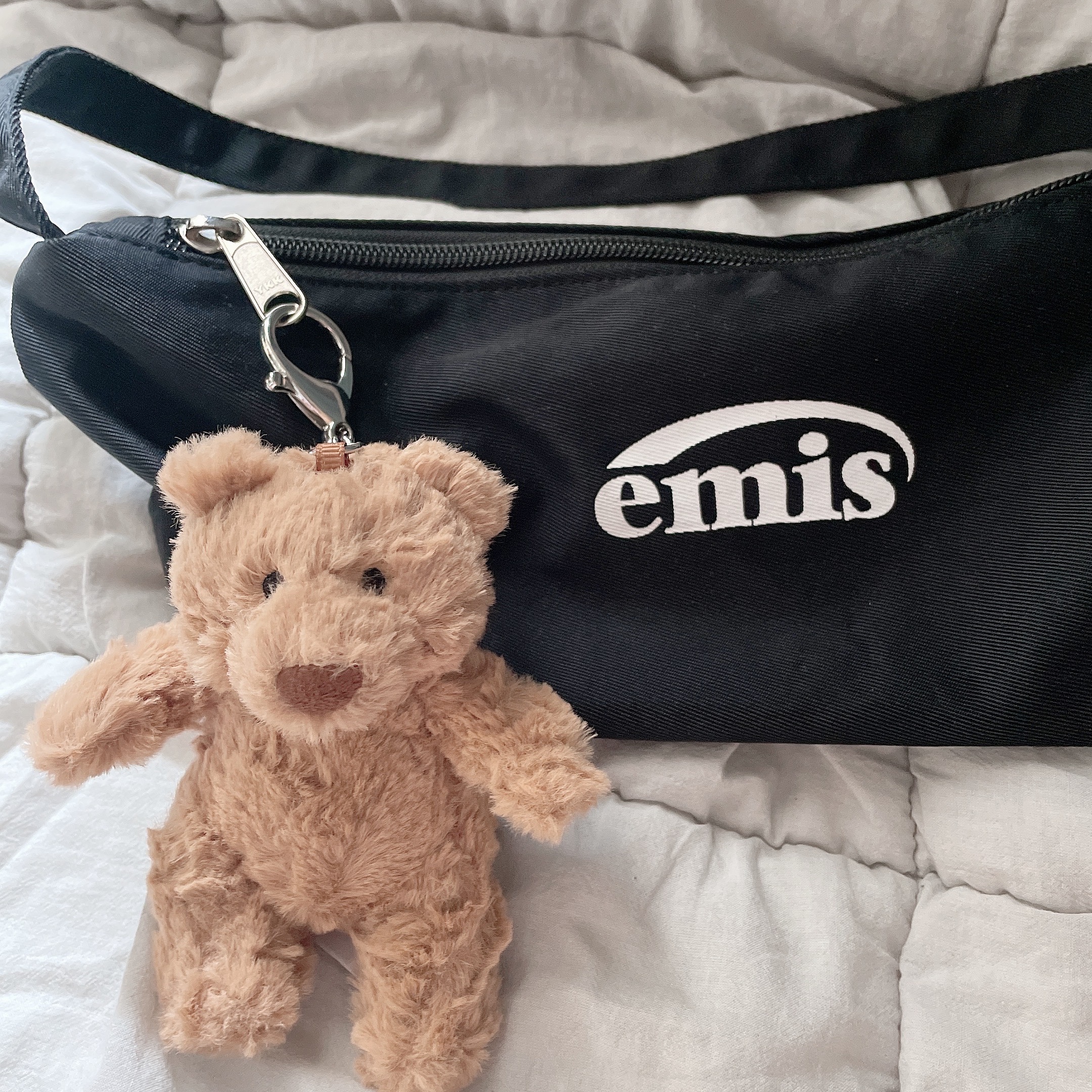 Jellycat Bartholomew Bear Bag Charm Brown 착용 스타일