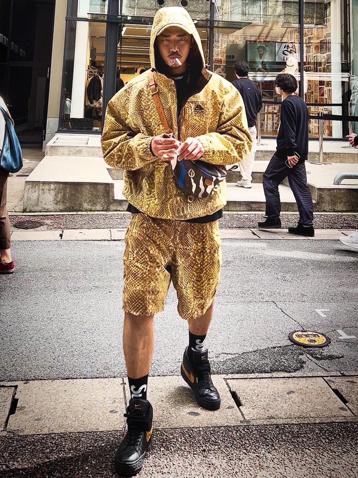 Supreme x Nike ACG Denim 6-Panel Gold Snakeskin - 22FW, Supreme x Nike ACG Denim Pullover Gold Snakeskin - 22FW 착용 스타일 - 1