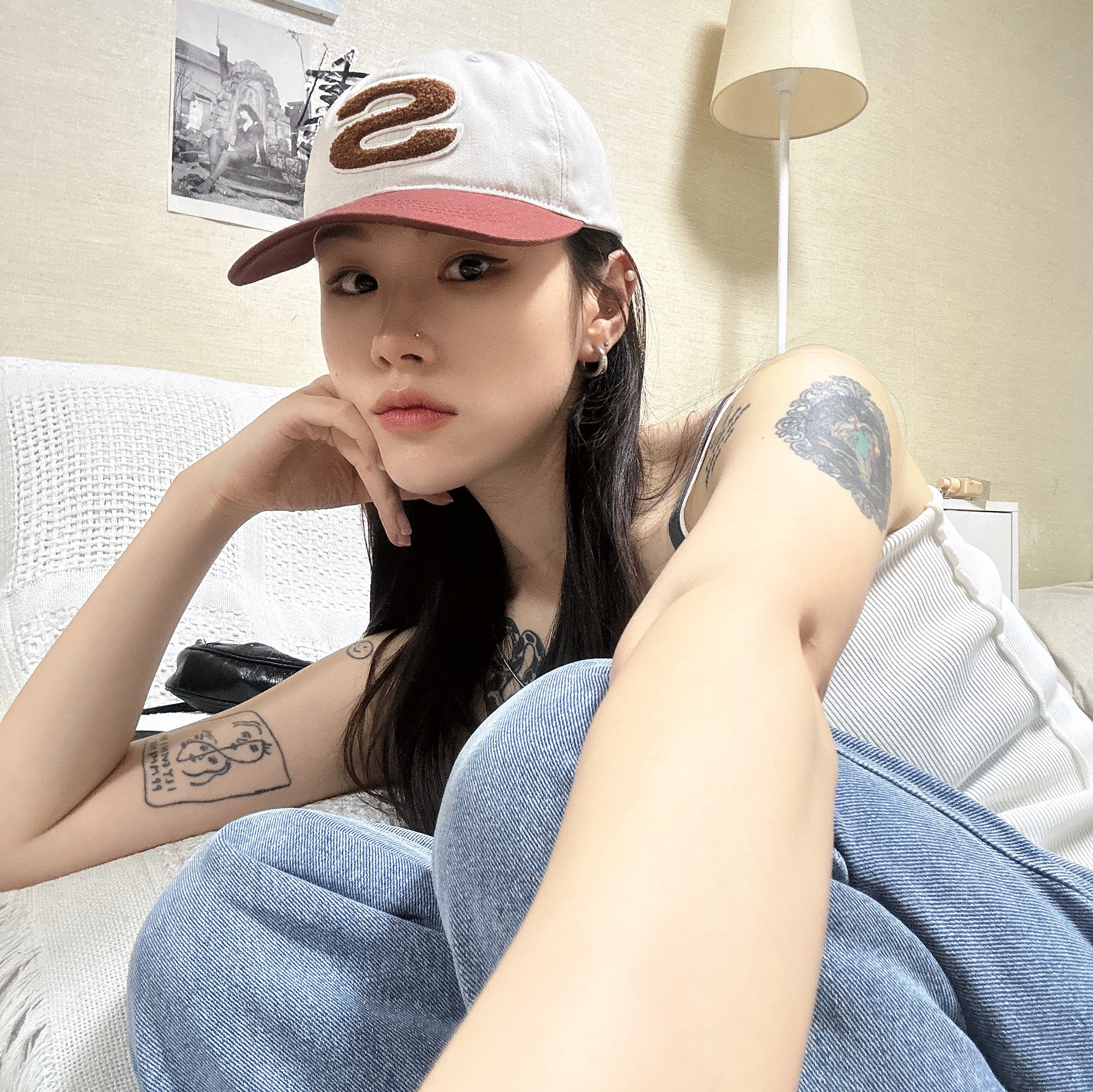 Stussy Chenille S Low Pro Cap Smoke 착용 스타일 - 1