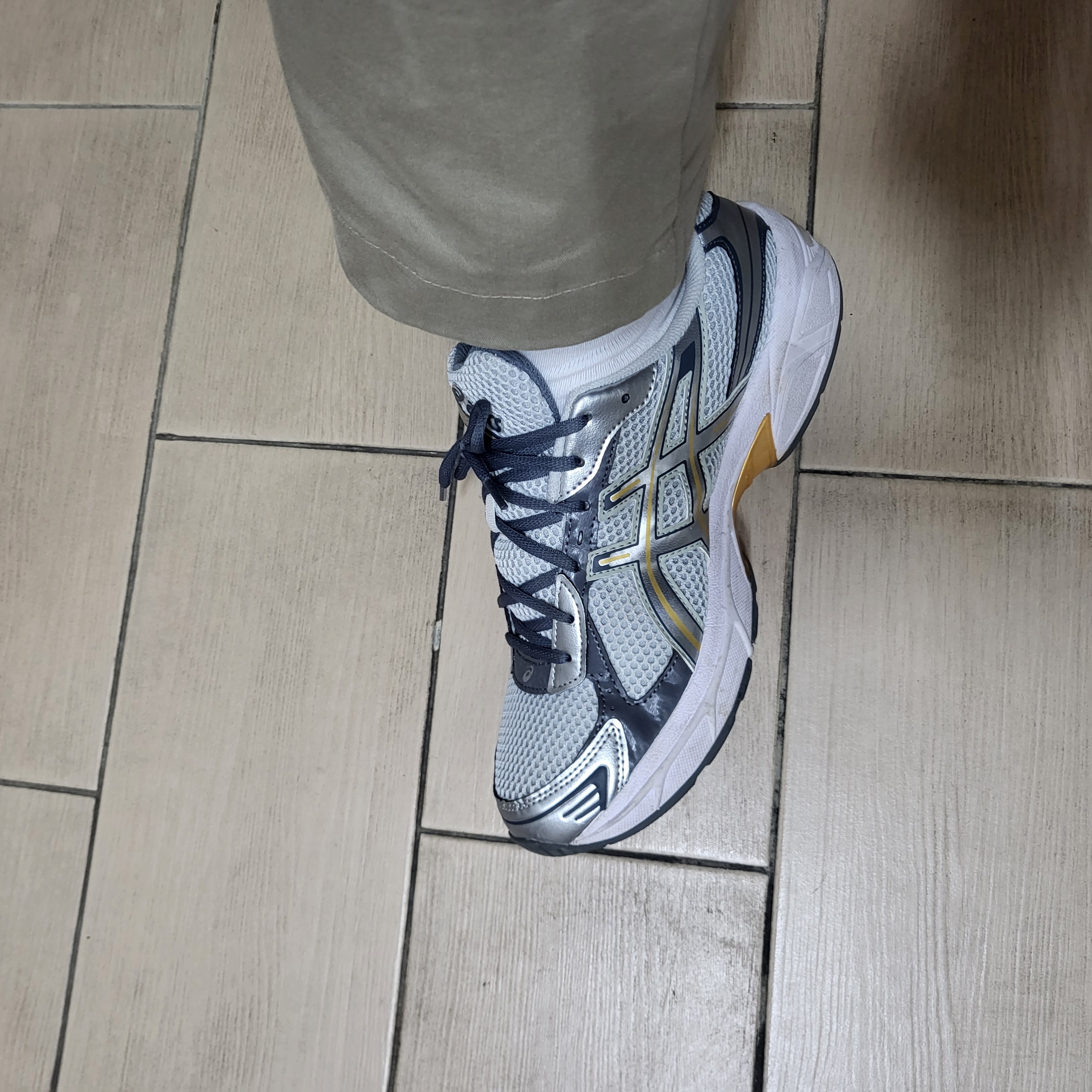 Asics Gel-1130 Polar Shade Pure Silver 착용 스타일 - 2