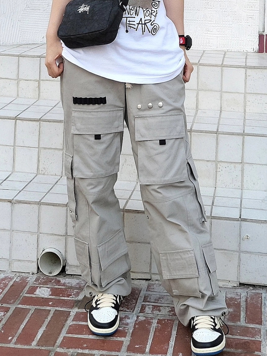 Jordan 1 x Travis Scott x Fragment Retro Low OG SP Military Blue, Stussy x Denim Tears Farmers Blvd. T-Shirt White 착용 스타일 - 4