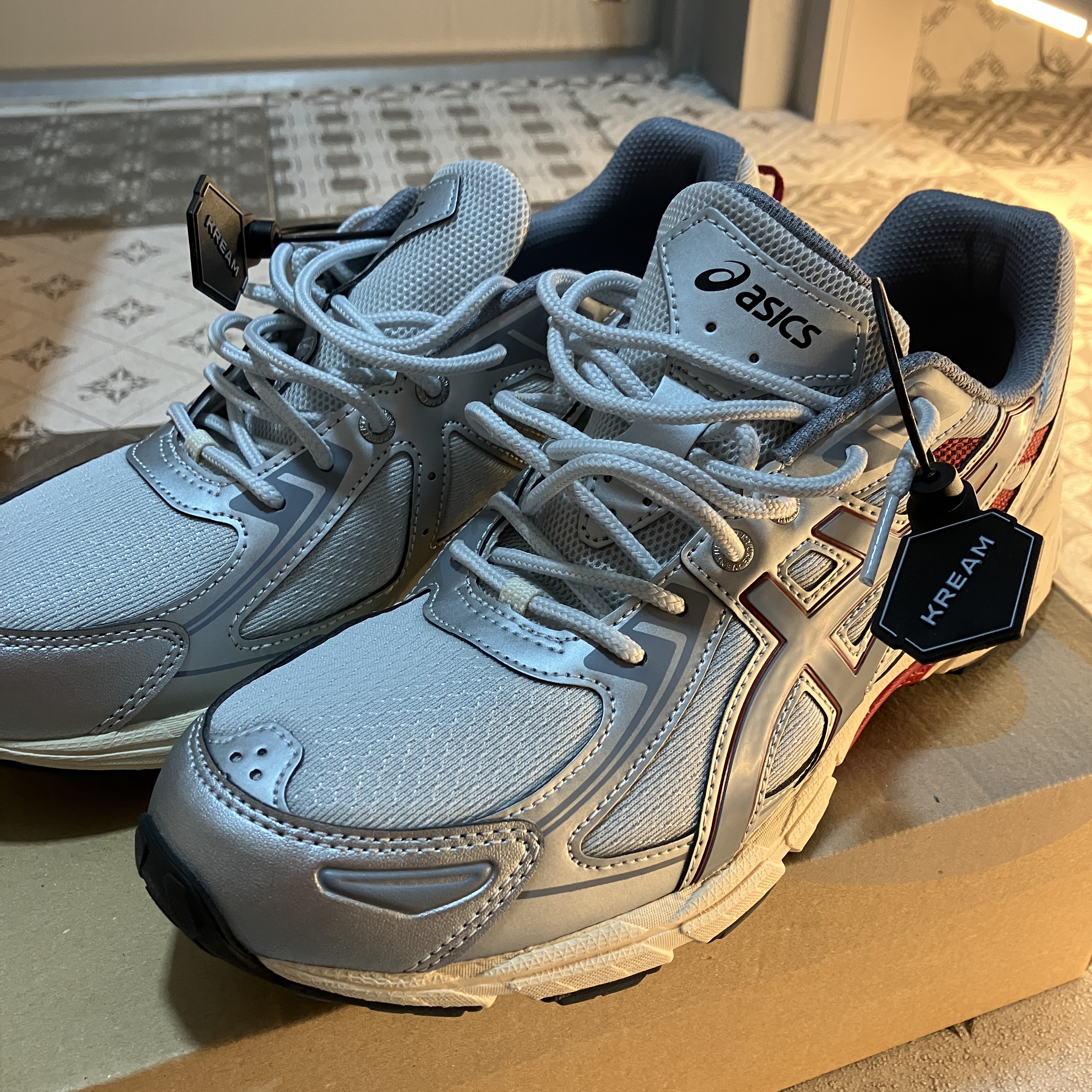 (W) Asics Gel-Venture 6 Glacier Grey Sheet Rock 착용 스타일 - 1