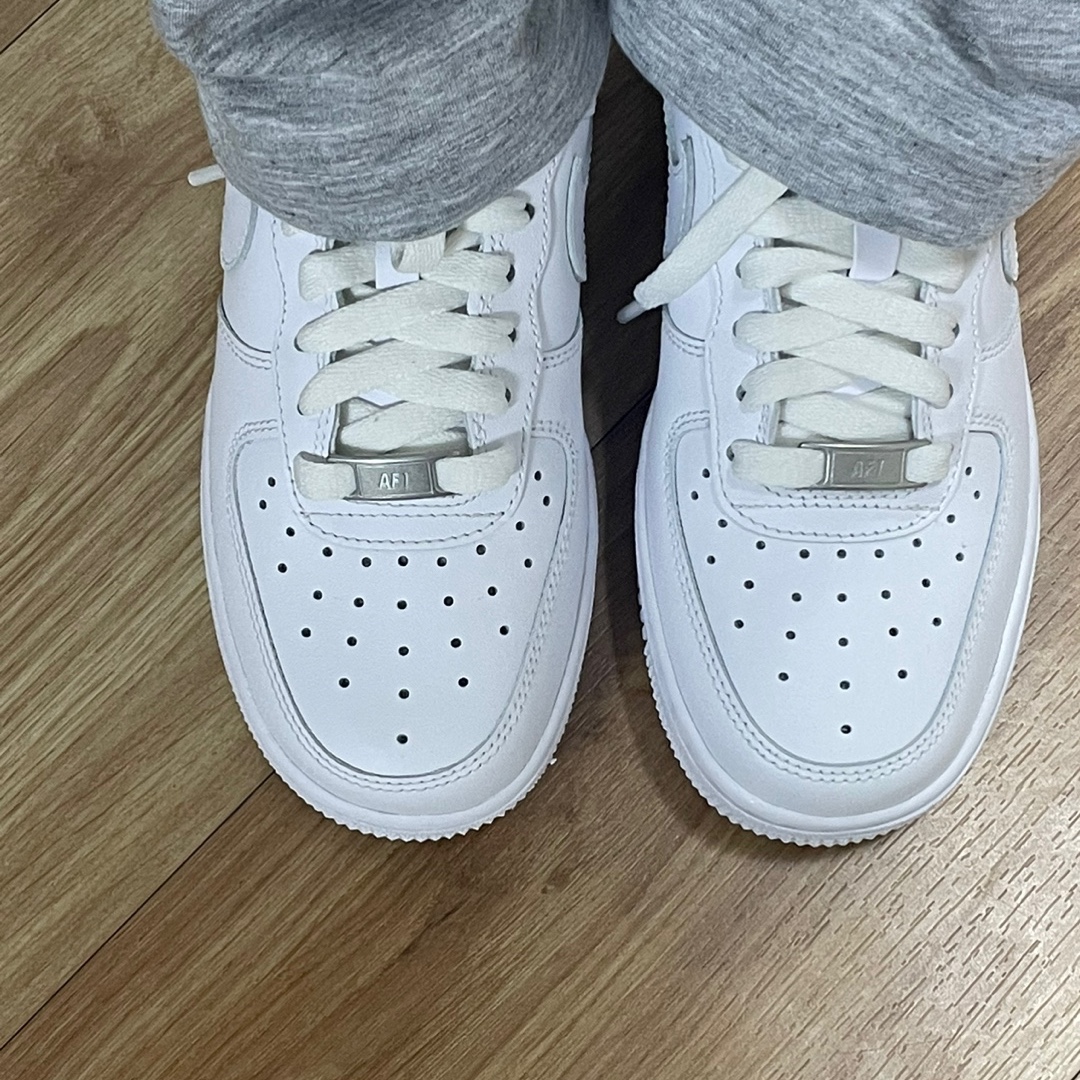 (W) Nike Air Force 1 '07 Low White 착용 스타일 - 1