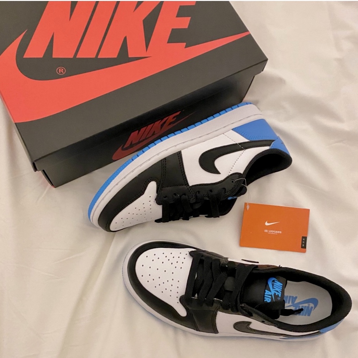 Jordan 1 Retro Low OG Black and Dark Powder Blue 착용 스타일