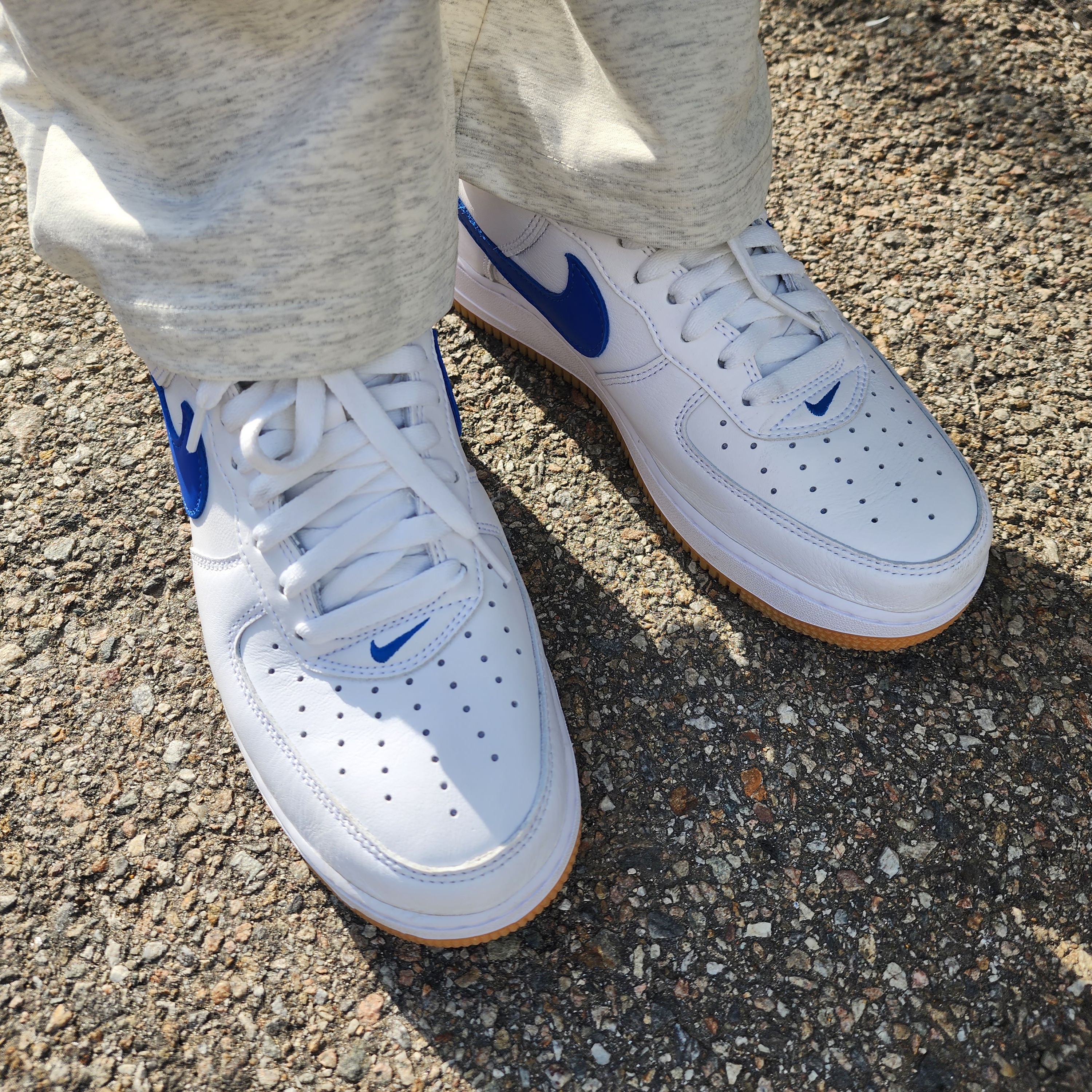 Nike Air Force 1 Low Retro Color of the Month Varsity Royal 착용 스타일