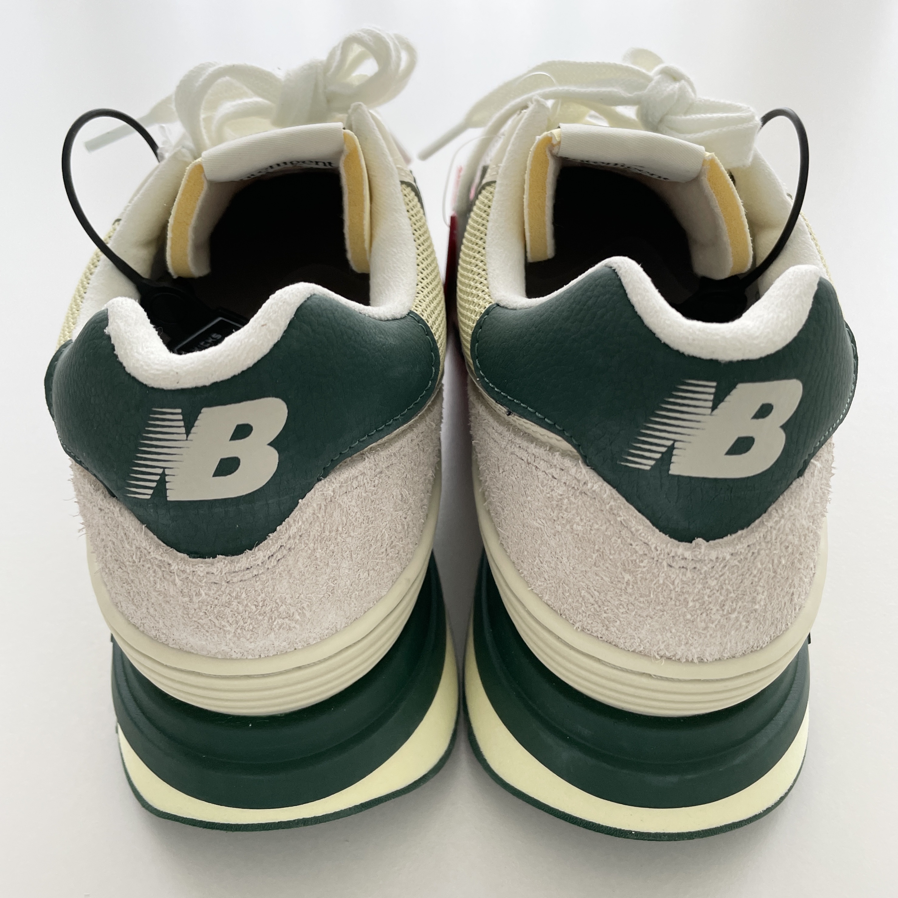 New Balance 574 Legacy White Green 착용 스타일 - 5