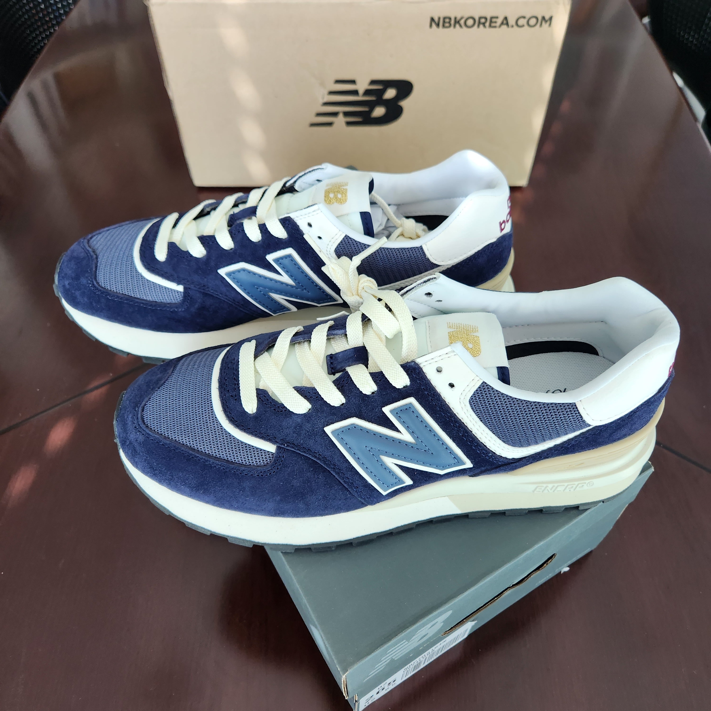 New Balance 574 Legacy Navy 착용 스타일 - 2