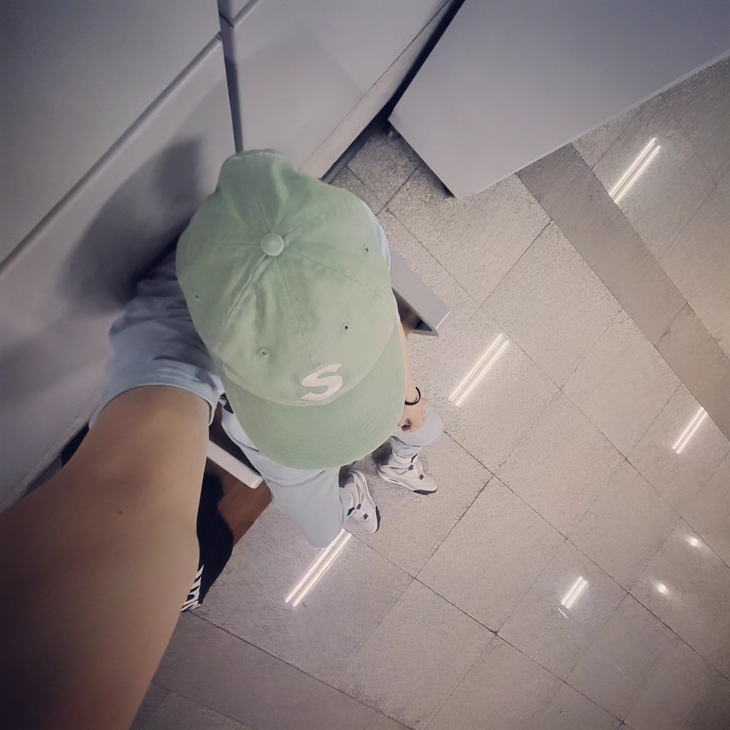 Supreme Pigment Print S Logo 6-Panel Light Sage - 22FW, Stussy Flower Grid Pigment Dyed T-Shirt Sky Blue 착용 스타일 - 1