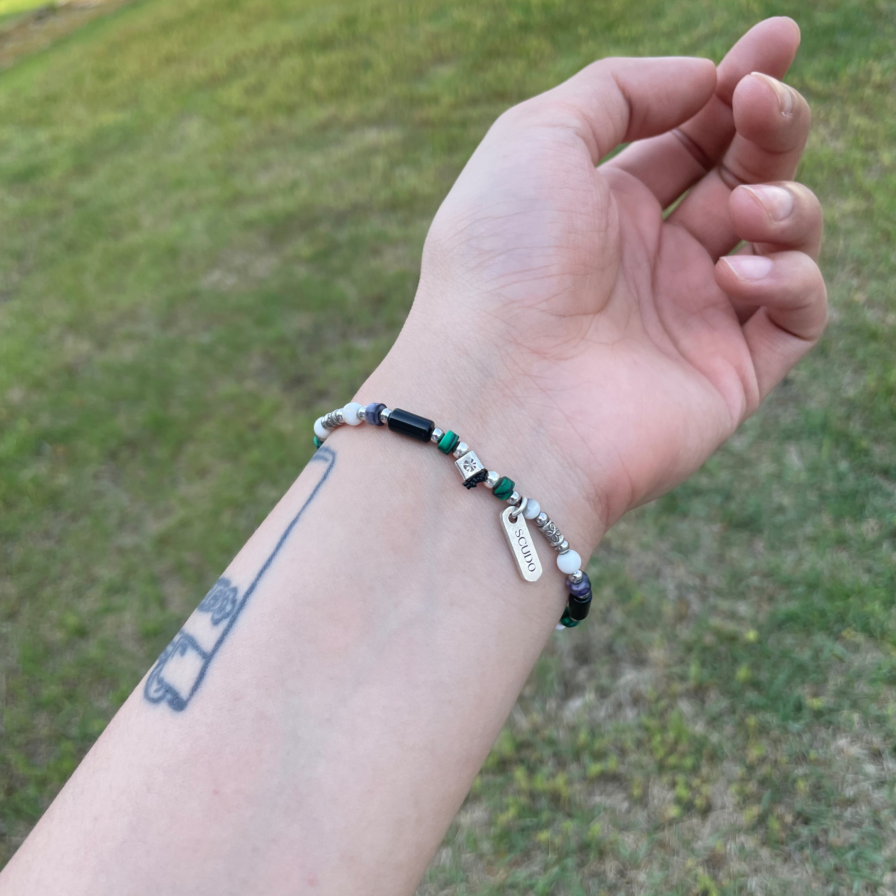 Scudo Grapevine Karen Beads Bracelet 착용 스타일 - 1