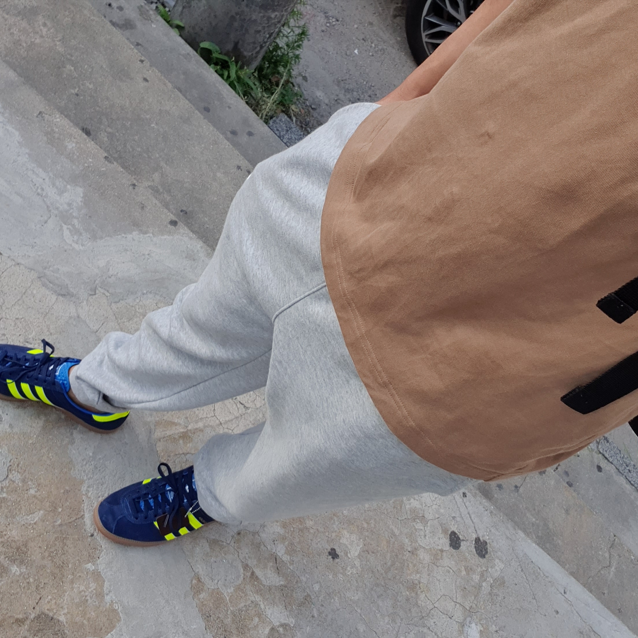 Adidas Hochelaga Spezial Night Indigo 착용 스타일