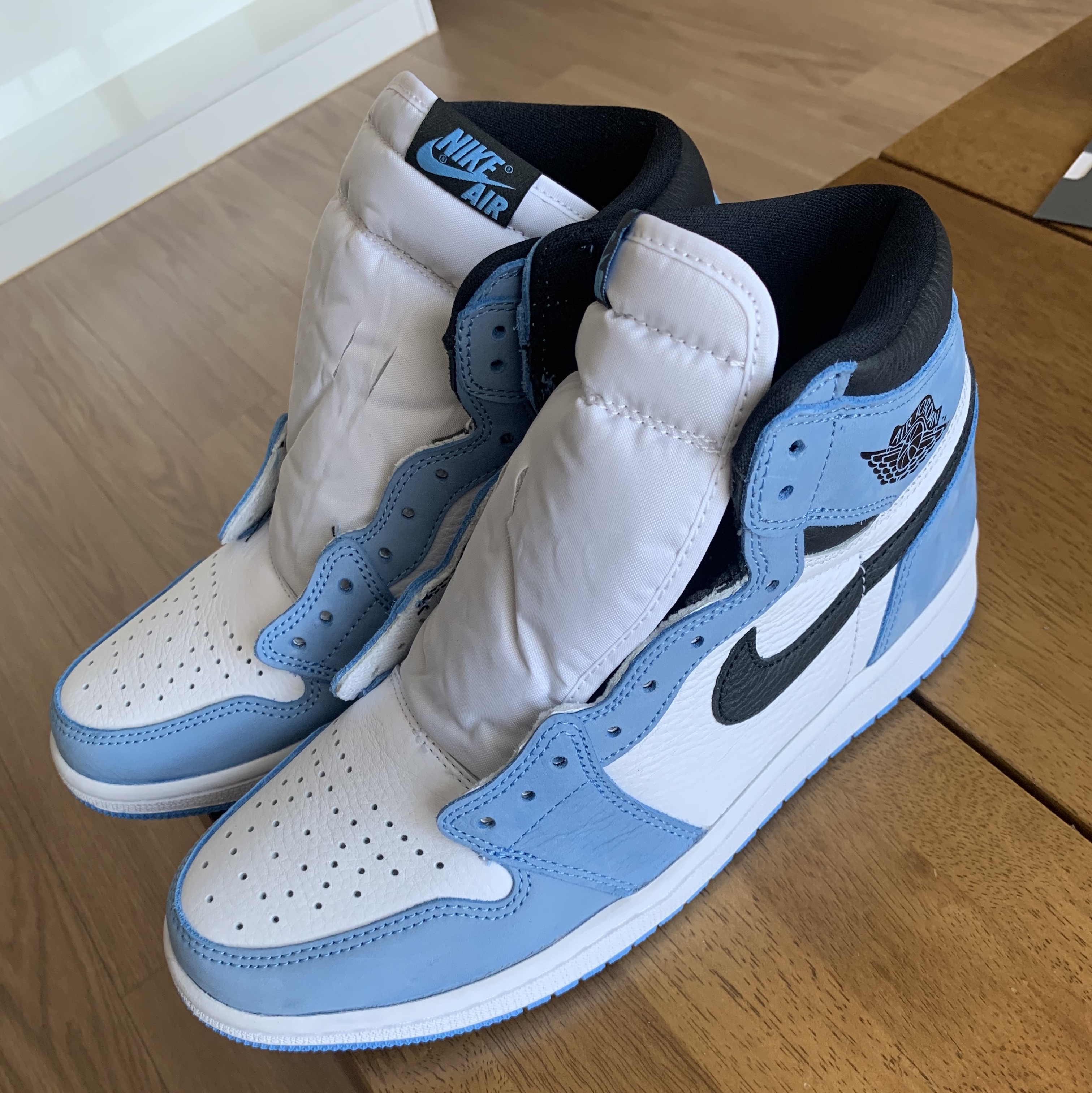 Jordan 1 Retro High OG University Blue 착용 스타일