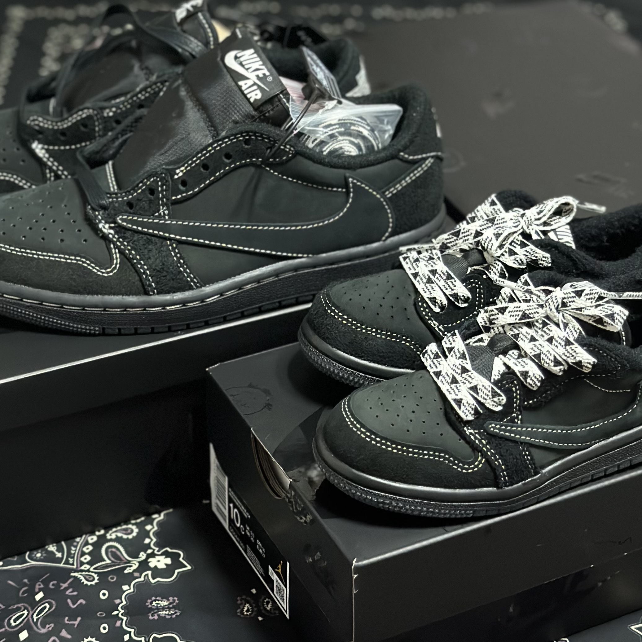 Jordan 1 x Travis Scott Retro Low OG SP Black Phantom, (PS) Jordan 1 x Travis Scott Retro Low OG SP Black Phantom 착용 스타일