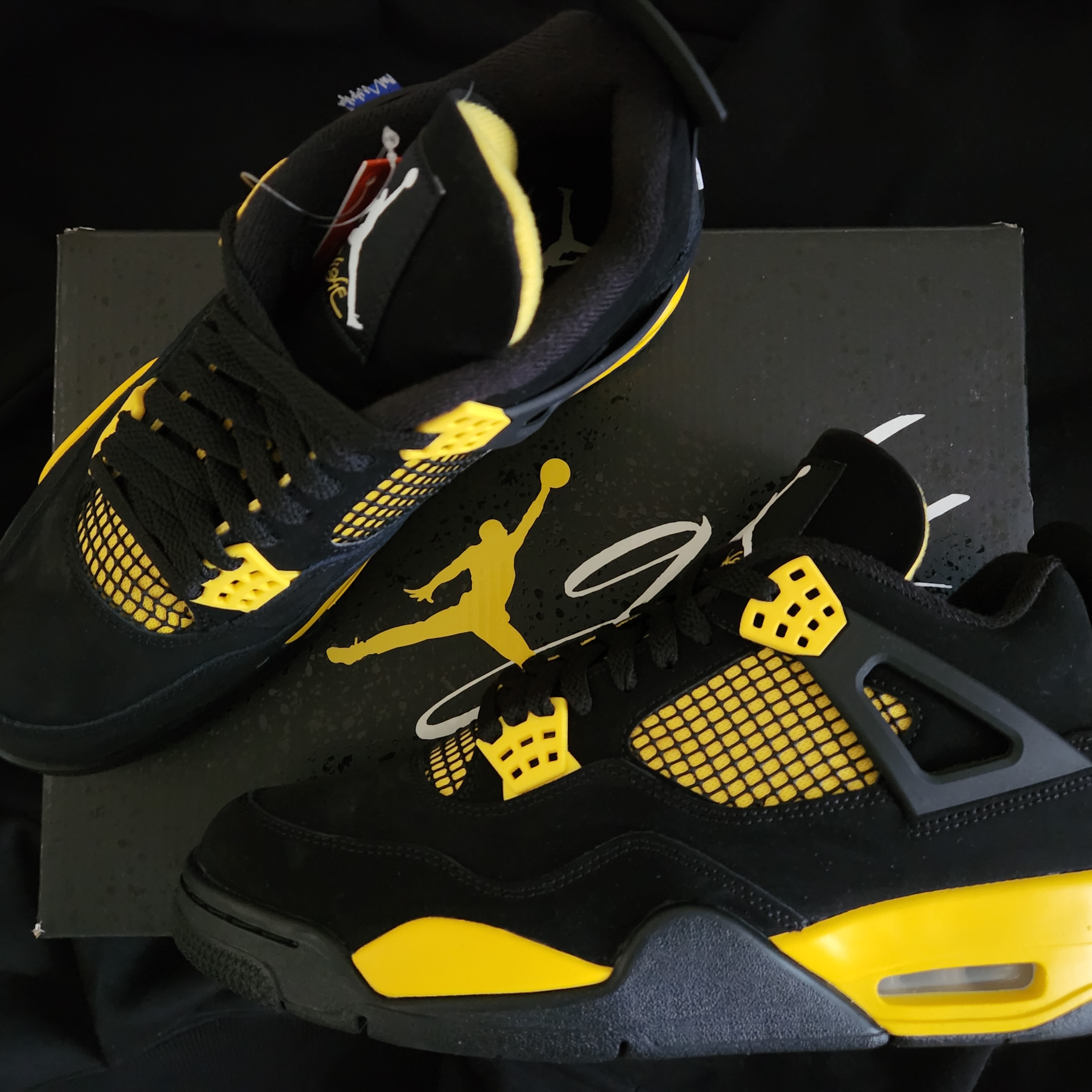 Jordan 4 Retro Thunder 2023 착용 스타일