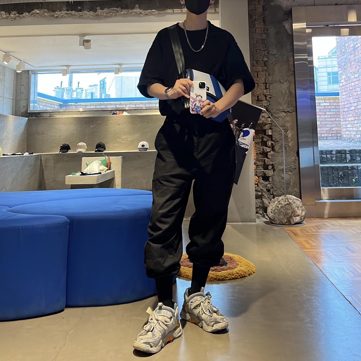 Reebok x Vetements Genetically Modified Pump Dirty Grey Yellow 착용 스타일
