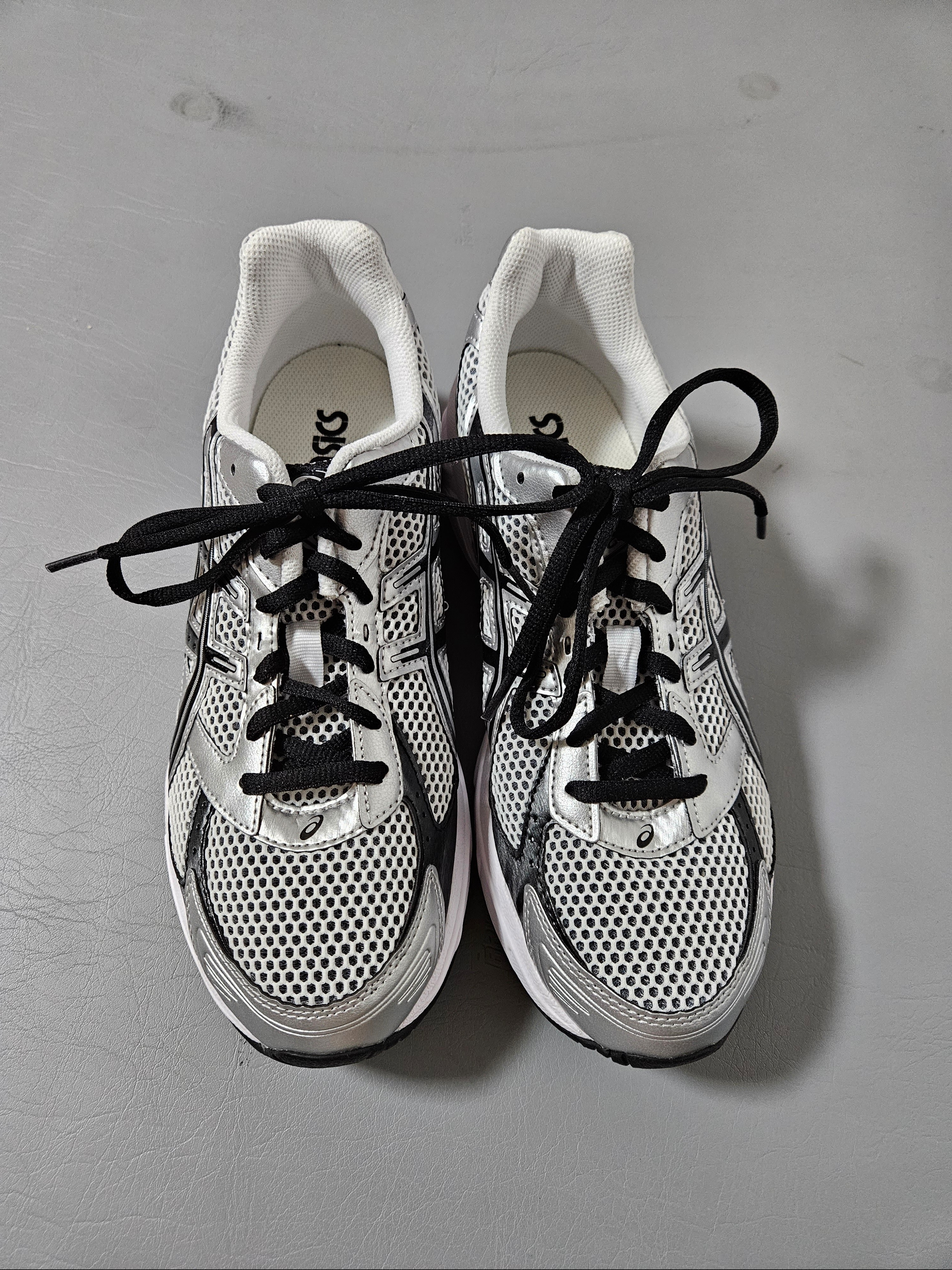 Asics Gel-1130 White Black 착용 스타일 - 2