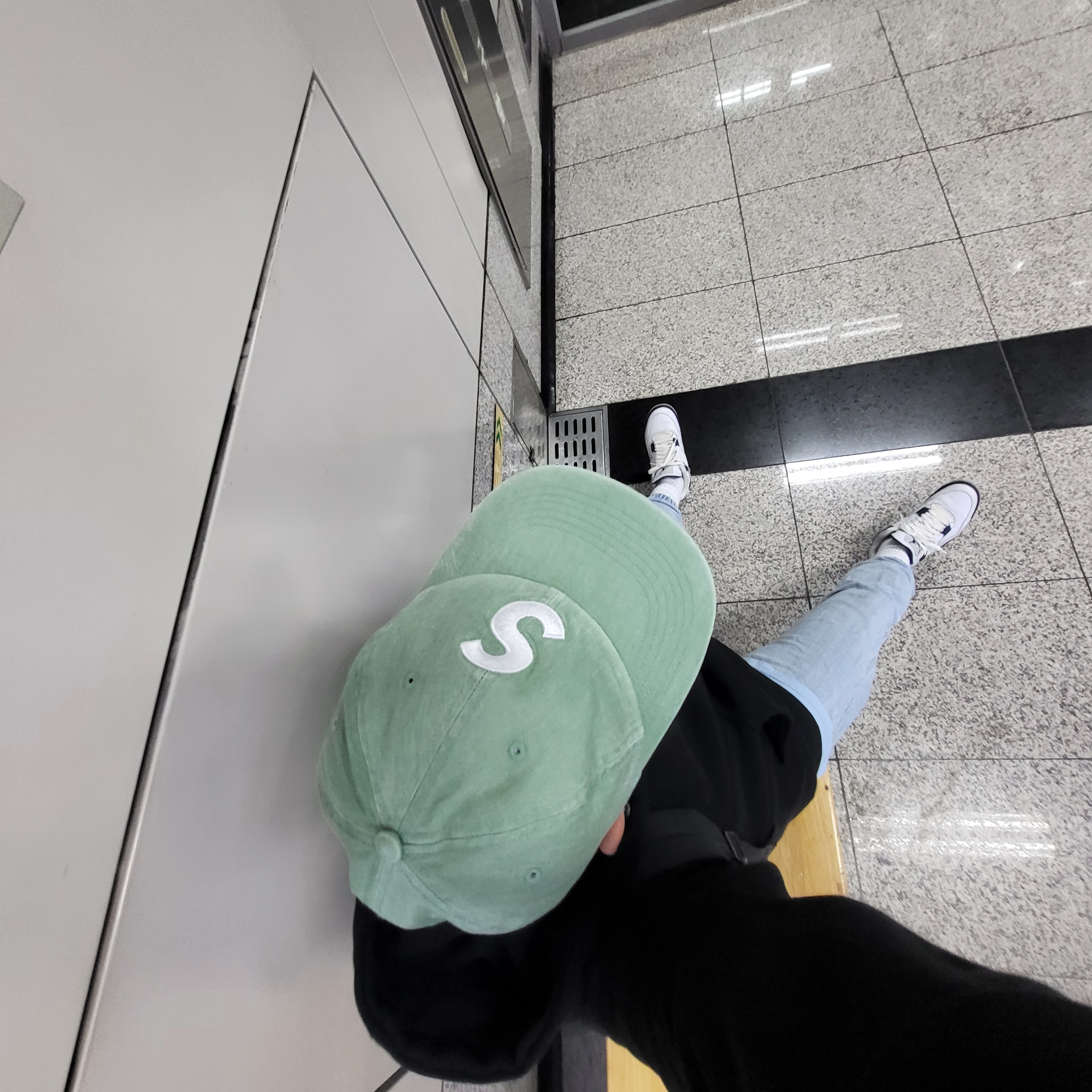 Supreme Pigment Print S Logo 6-Panel Light Sage - 22FW, Jordan 4 Retro Midnight Navy 착용 스타일 - 1