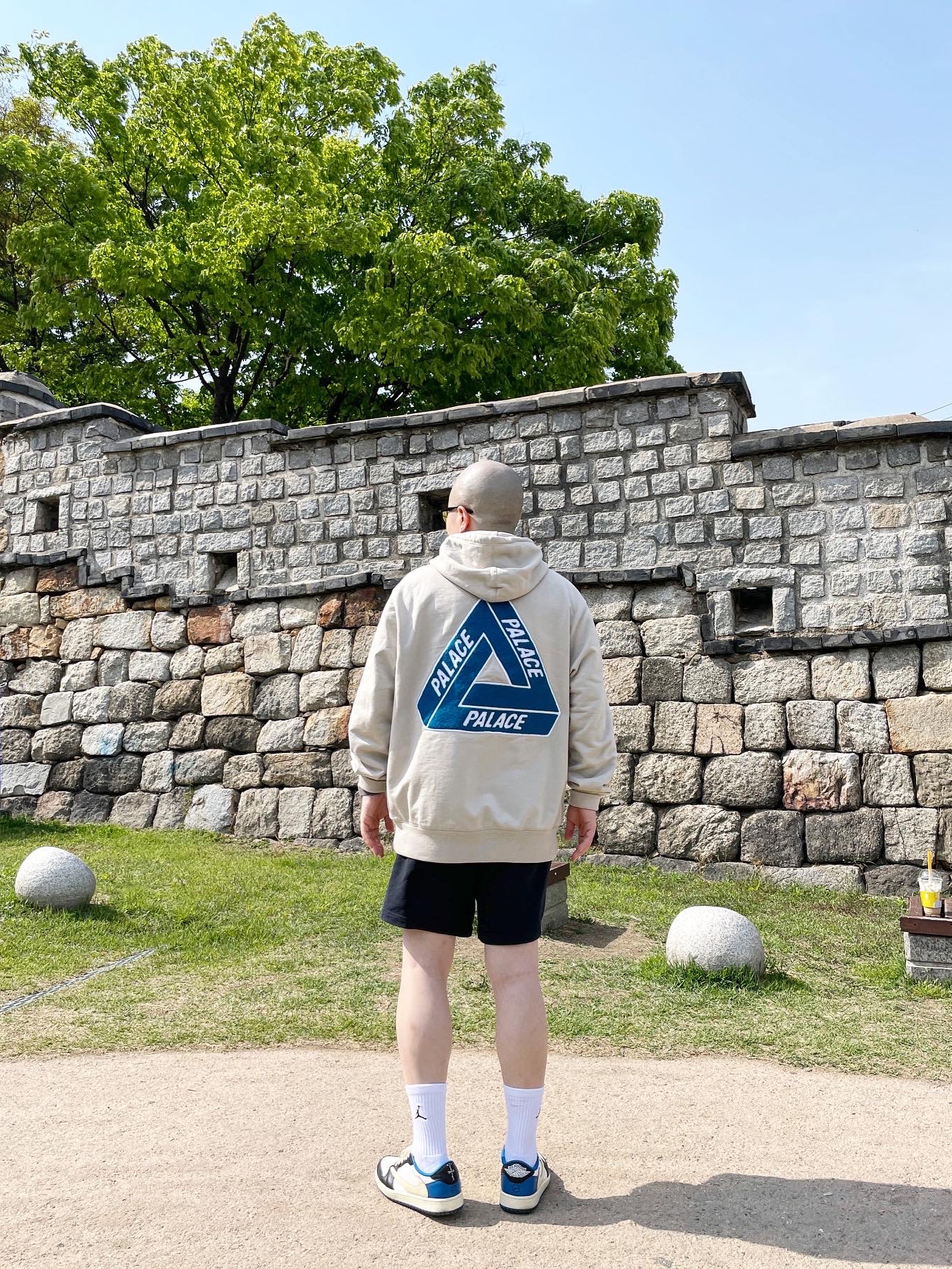 팔라스 트라이셔닐 후드 오트밀 - 21FW, 조던 1 x 트래비스 스캇 x 프라그먼트 레트로 로우 OG SP 밀리터리 블루 착용 스타일 - 2