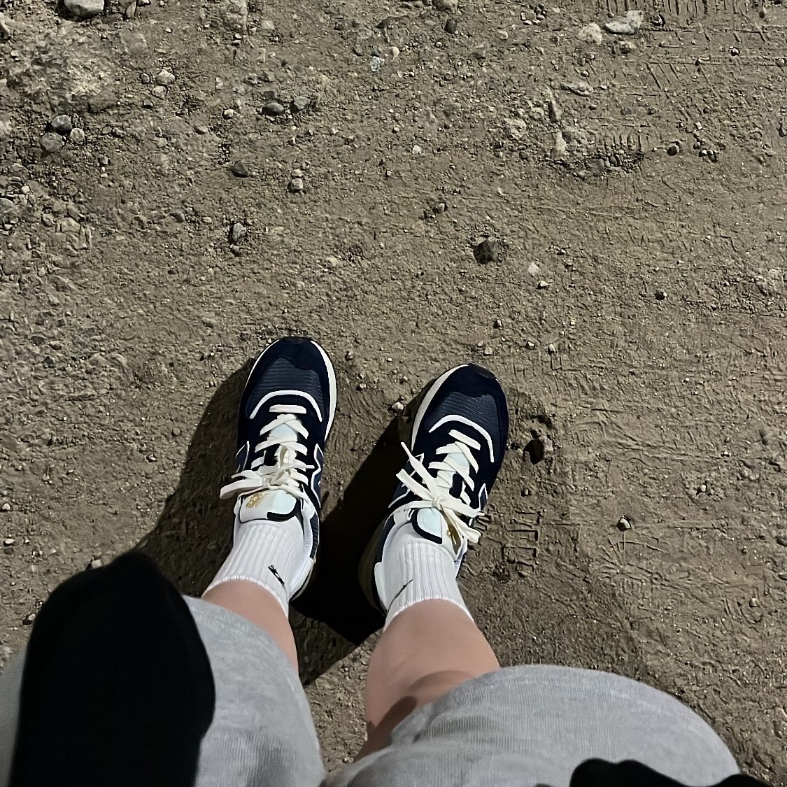 New Balance 574 Legacy Navy 착용 스타일