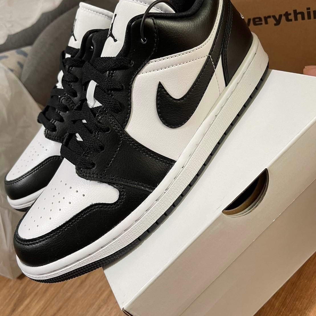 (W) Jordan 1 Low Black and White 착용 스타일 - 2