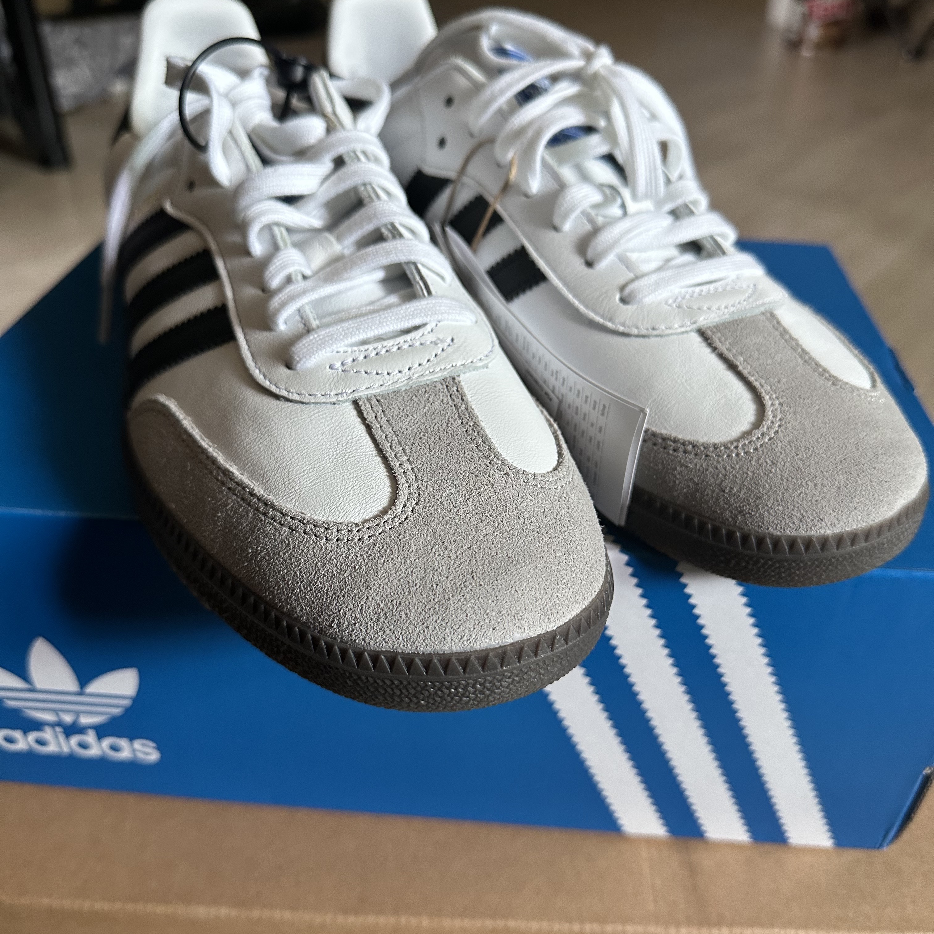 Adidas Samba OG Cloud White 착용 스타일 - 2
