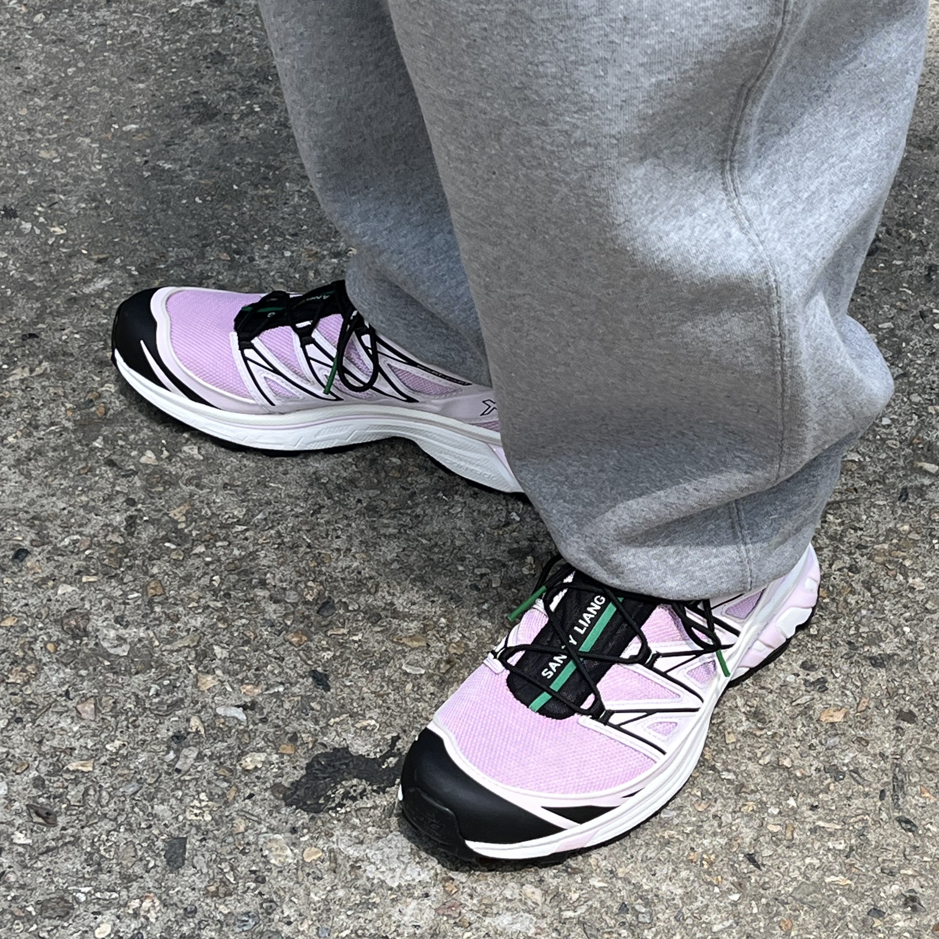 Salomon x Sandy Liang XT-6 Expanse Cradle Pink, Nike x Stussy NRG Fleece Pants Dark Grey Heather (DO9340-063) 착용 스타일