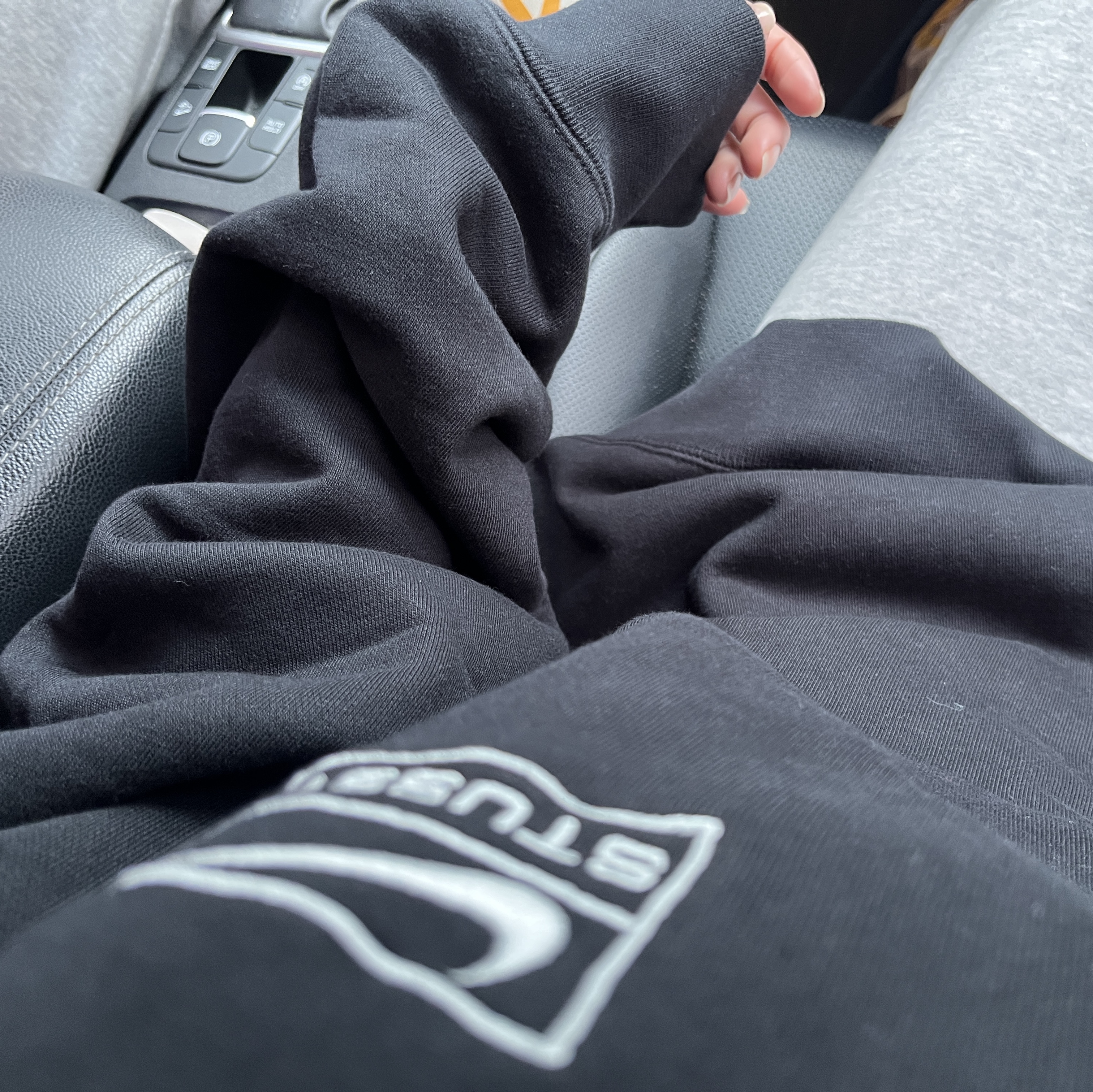 Nike x Stussy NRG Washed Fleece Crewneck Black (DO5310-010) 착용 스타일