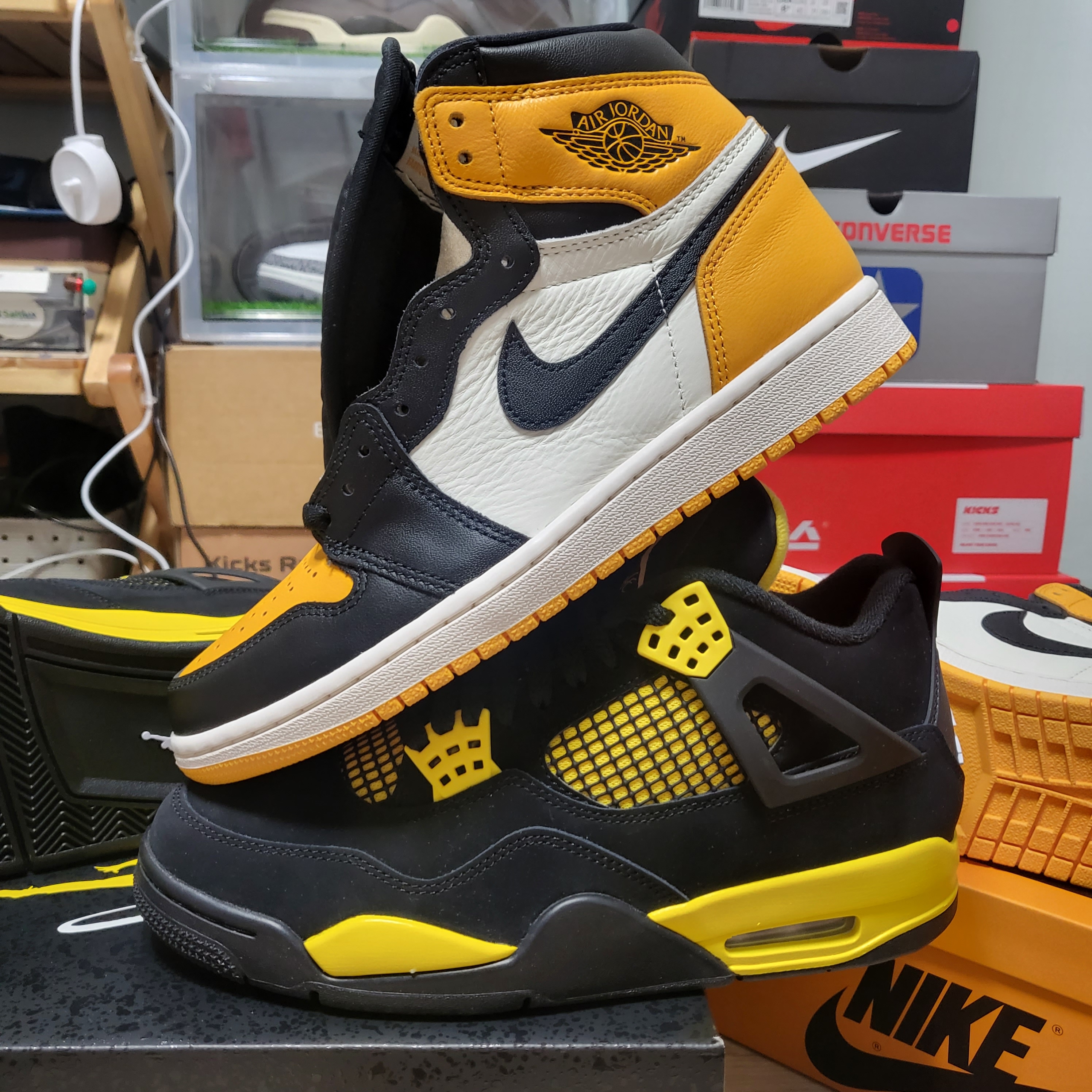 Jordan 4 Retro Thunder 2023, Jordan 1 Retro High OG Taxi 착용 스타일 - 4