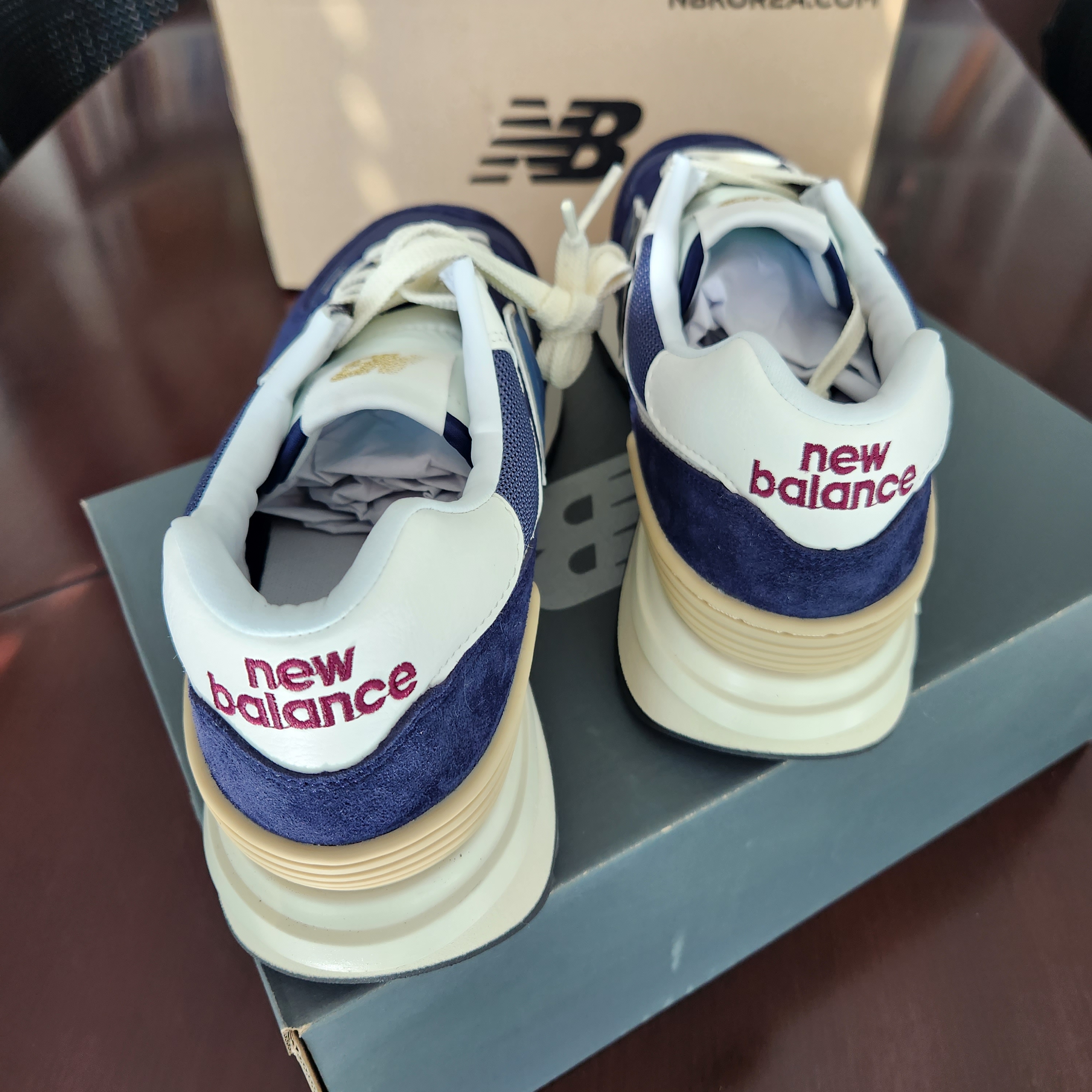 New Balance 574 Legacy Navy 착용 스타일 - 4